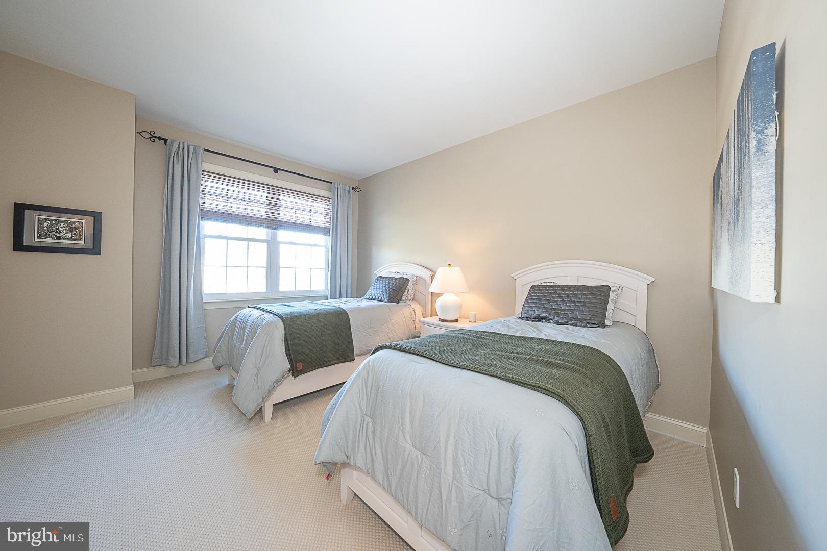 CHERRY CREEK - Residential