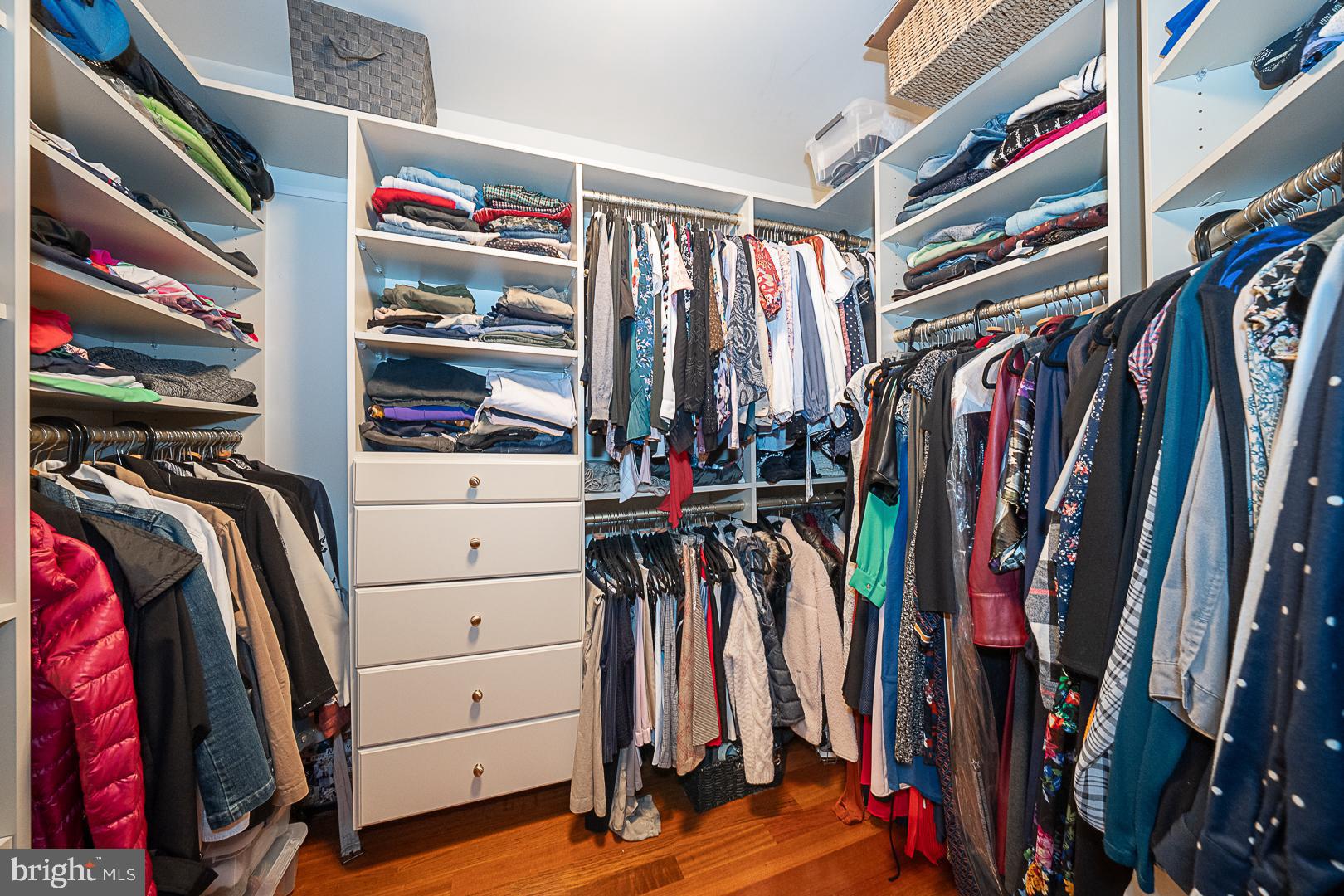 CHERRY CREEK - Residential