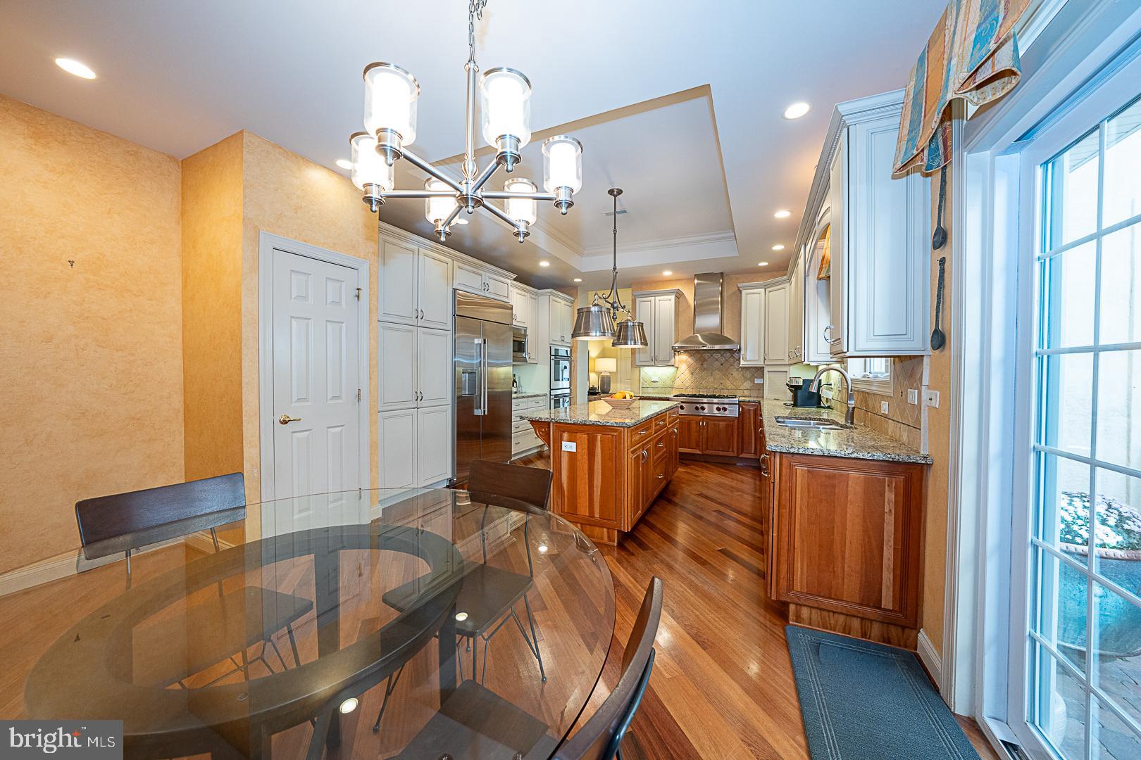 CHERRY CREEK - Residential