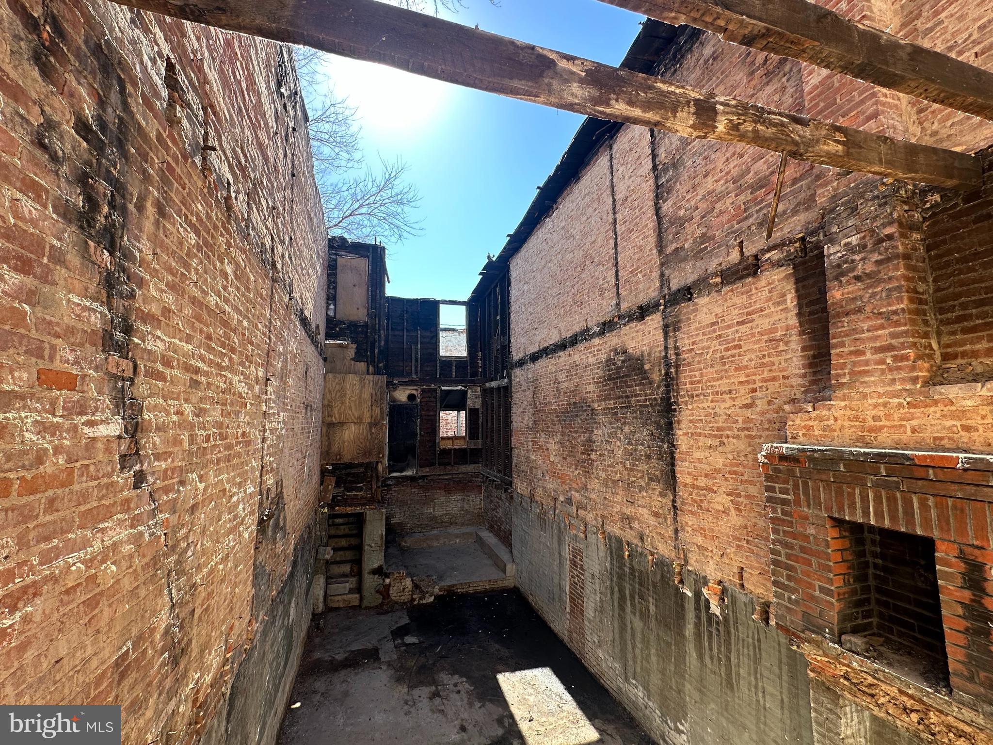 1303 CLIFTVIEW AVENUE