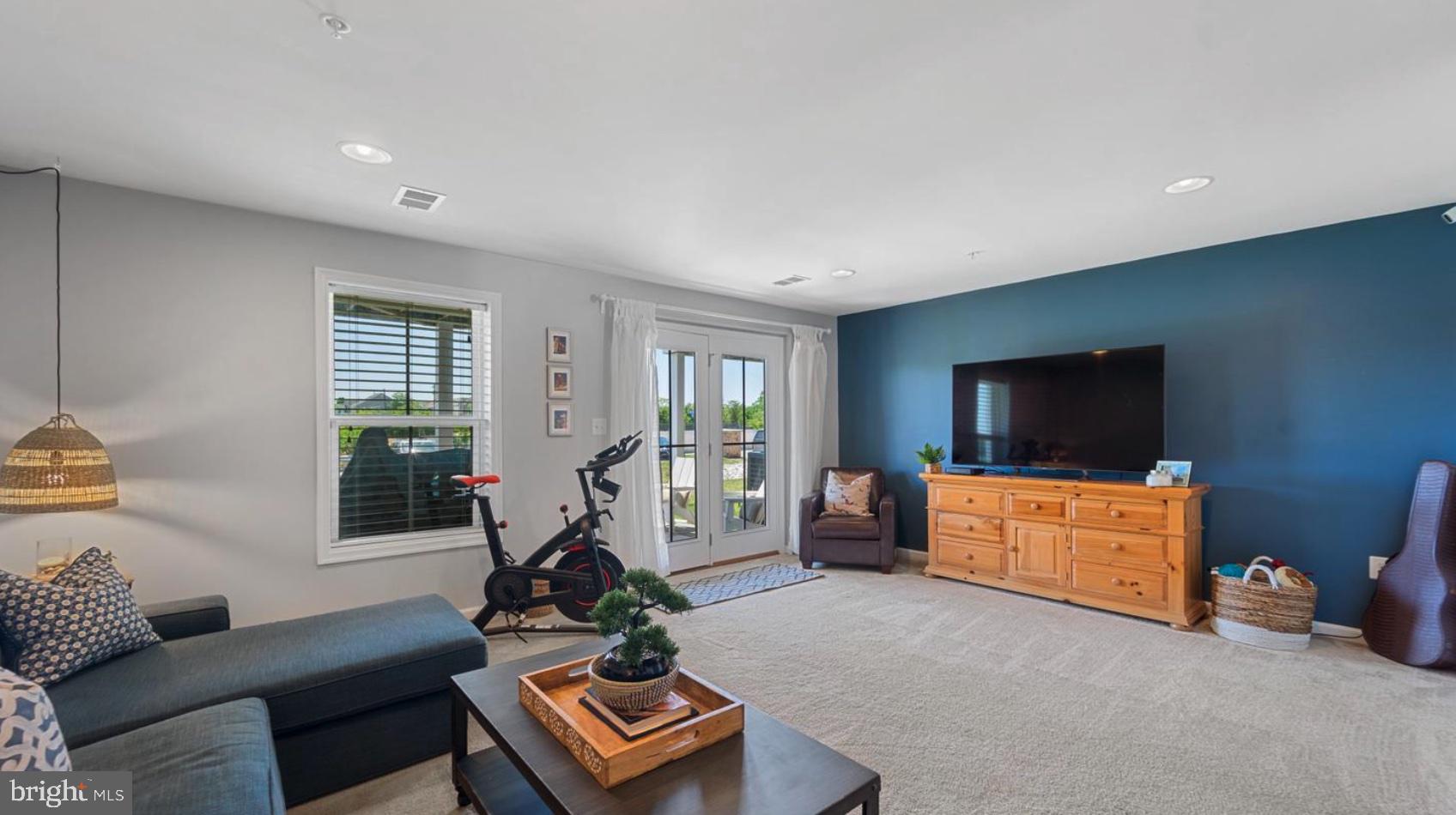 SHELTERED HARBOR - Residential