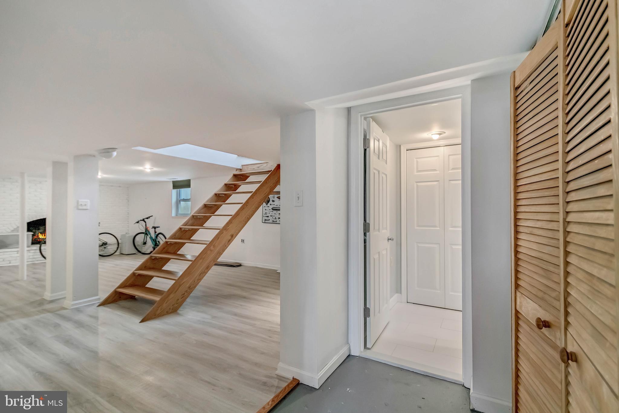 RANDOLPH HILLS - Residential Lease