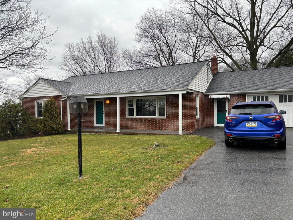 Photo of 5424 Valley View Drive, GAP, PA 17527 (MLS # PALA2081198)