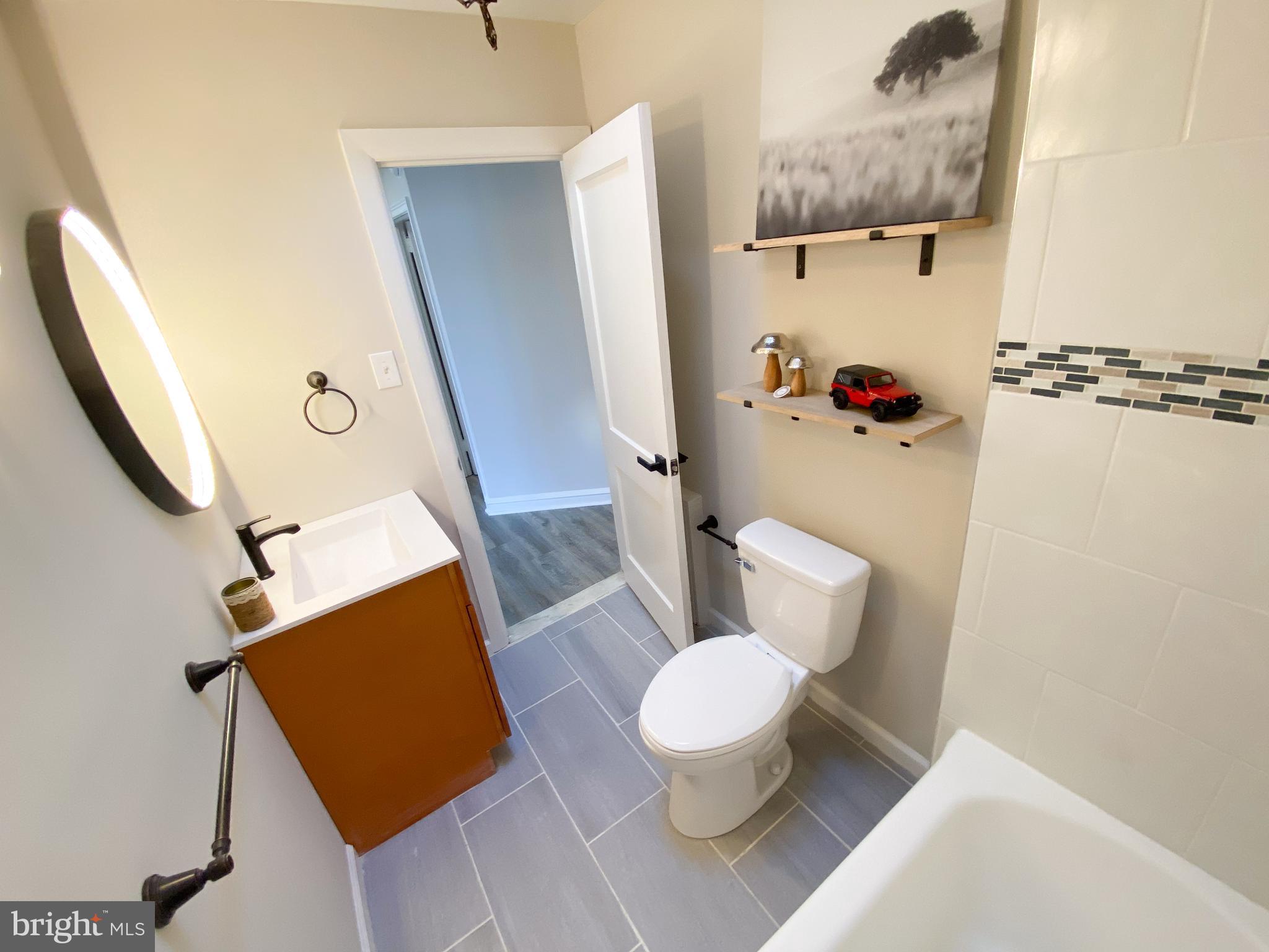 LAWNCREST - Residential