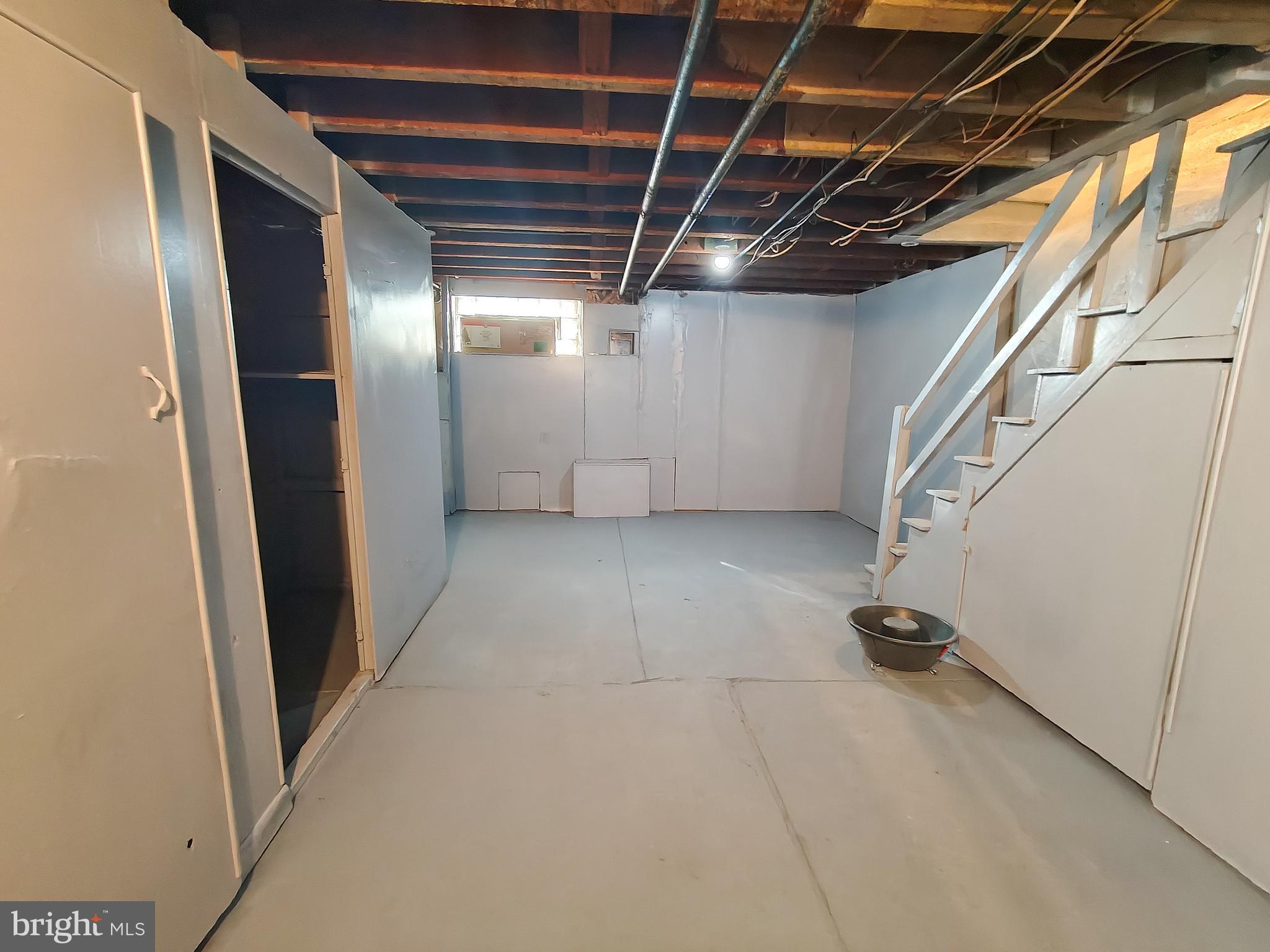 LAWNCREST - Residential