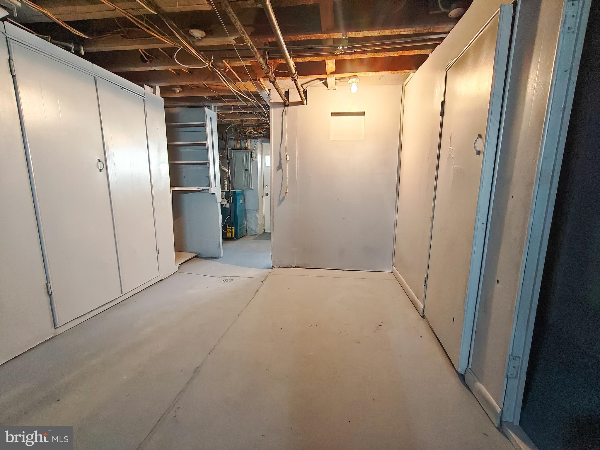 LAWNCREST - Residential