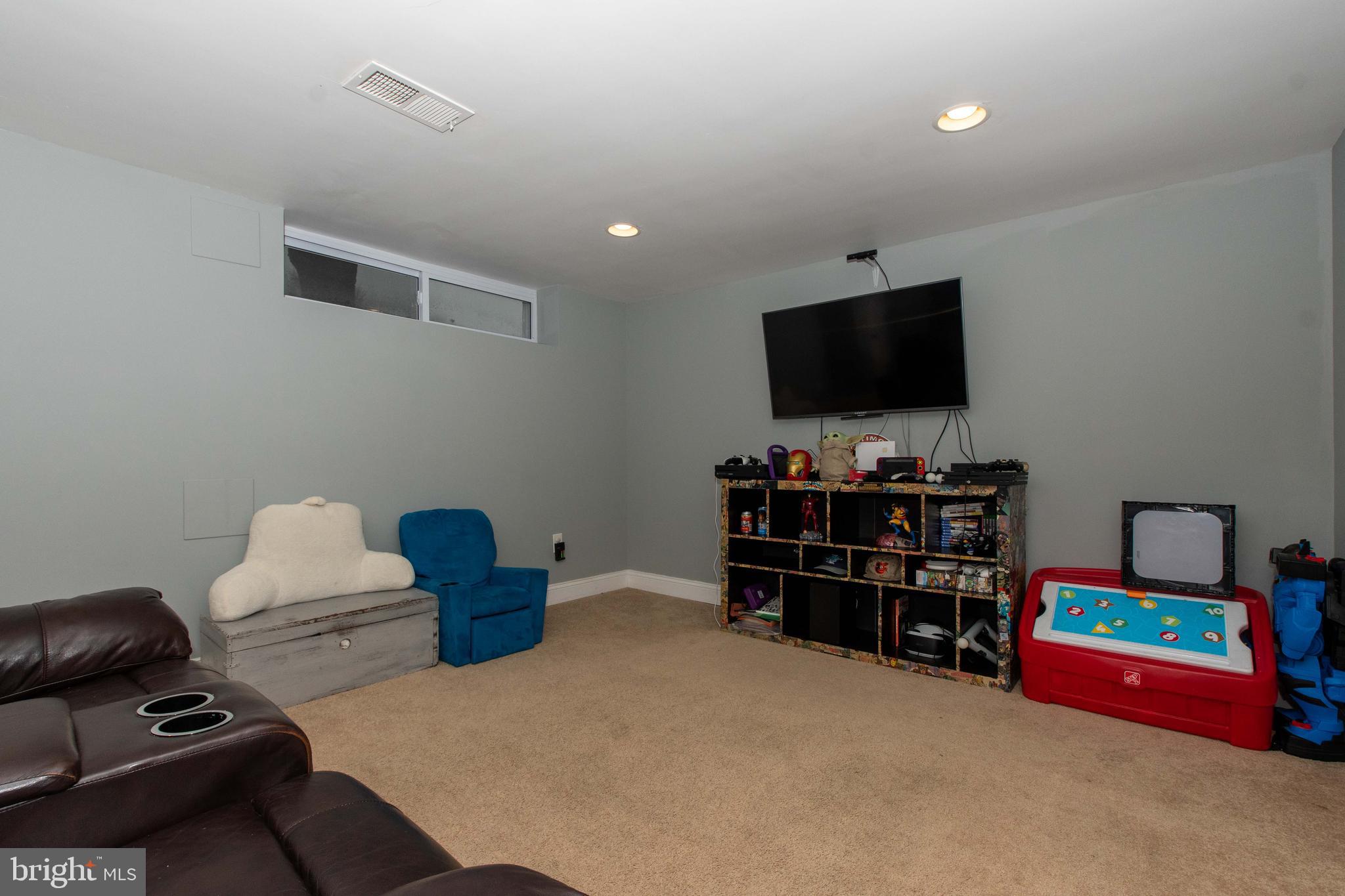 RIVERWOOD PARK - Residential