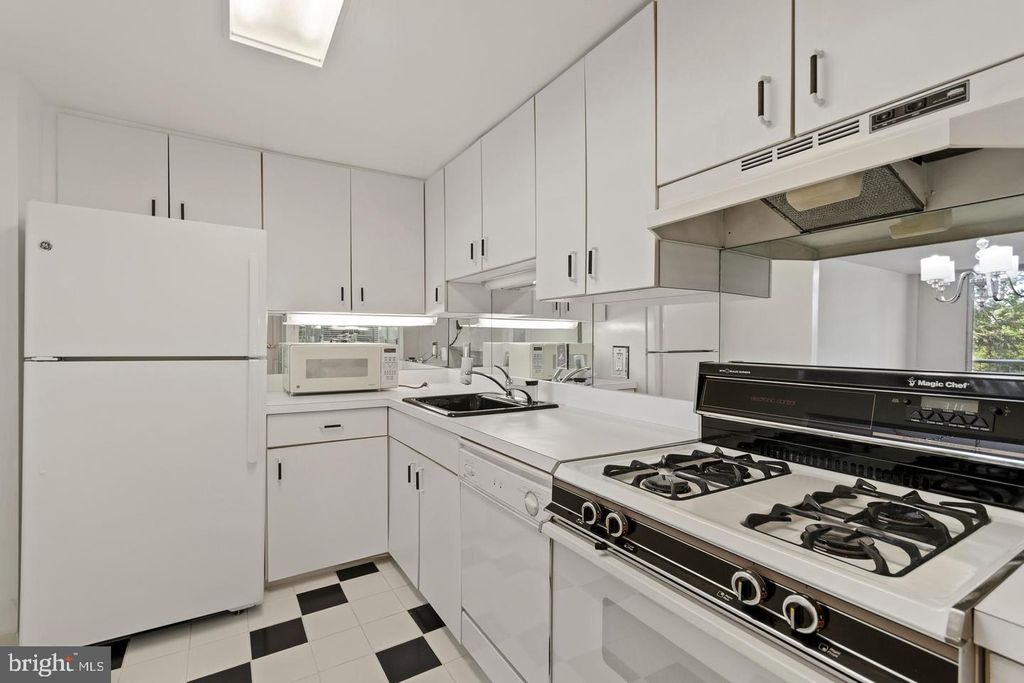 Photo of 100 West Avenue #211-S, JENKINTOWN, PA 19046 (MLS # PAMC2166622)