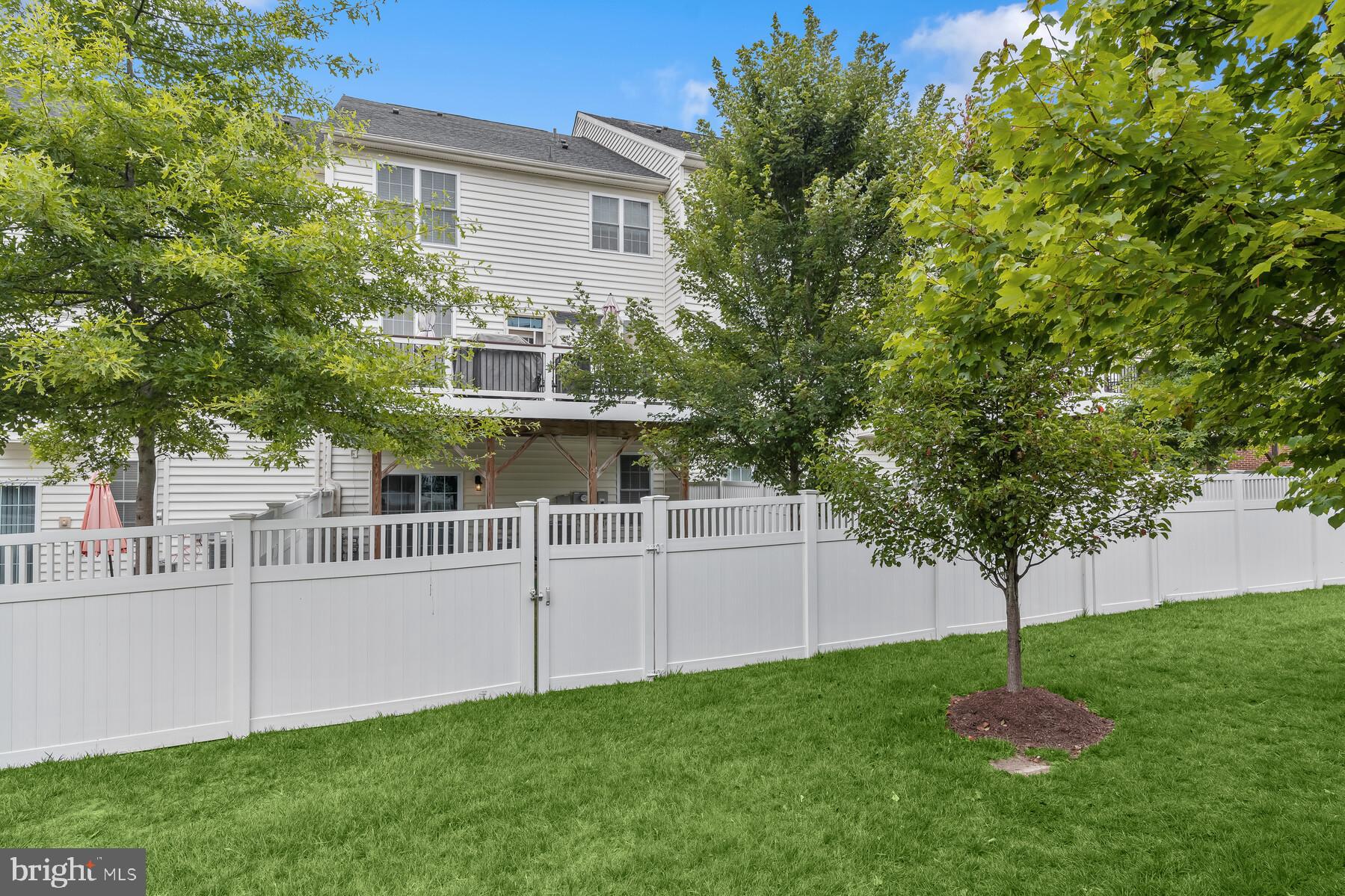 MARLBORO RIDGE - Residential