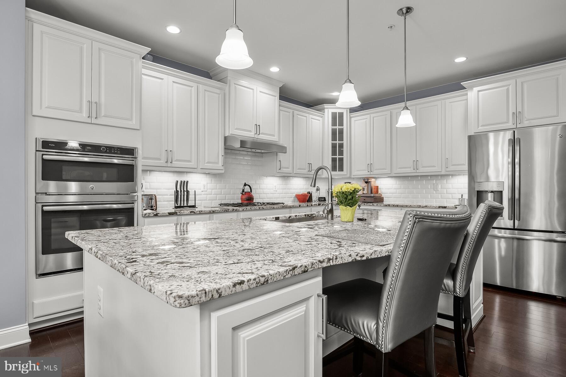 MARLBORO RIDGE - Residential