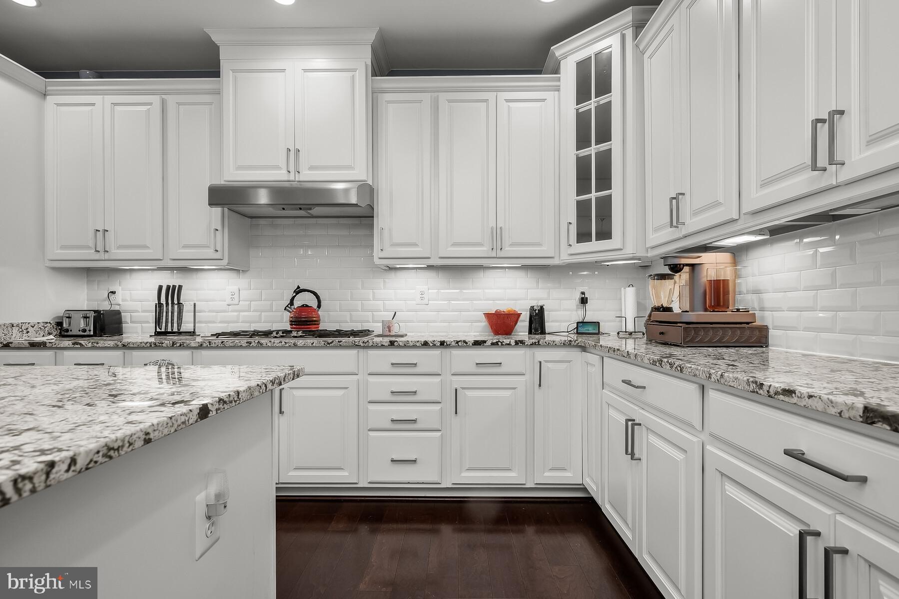 MARLBORO RIDGE - Residential