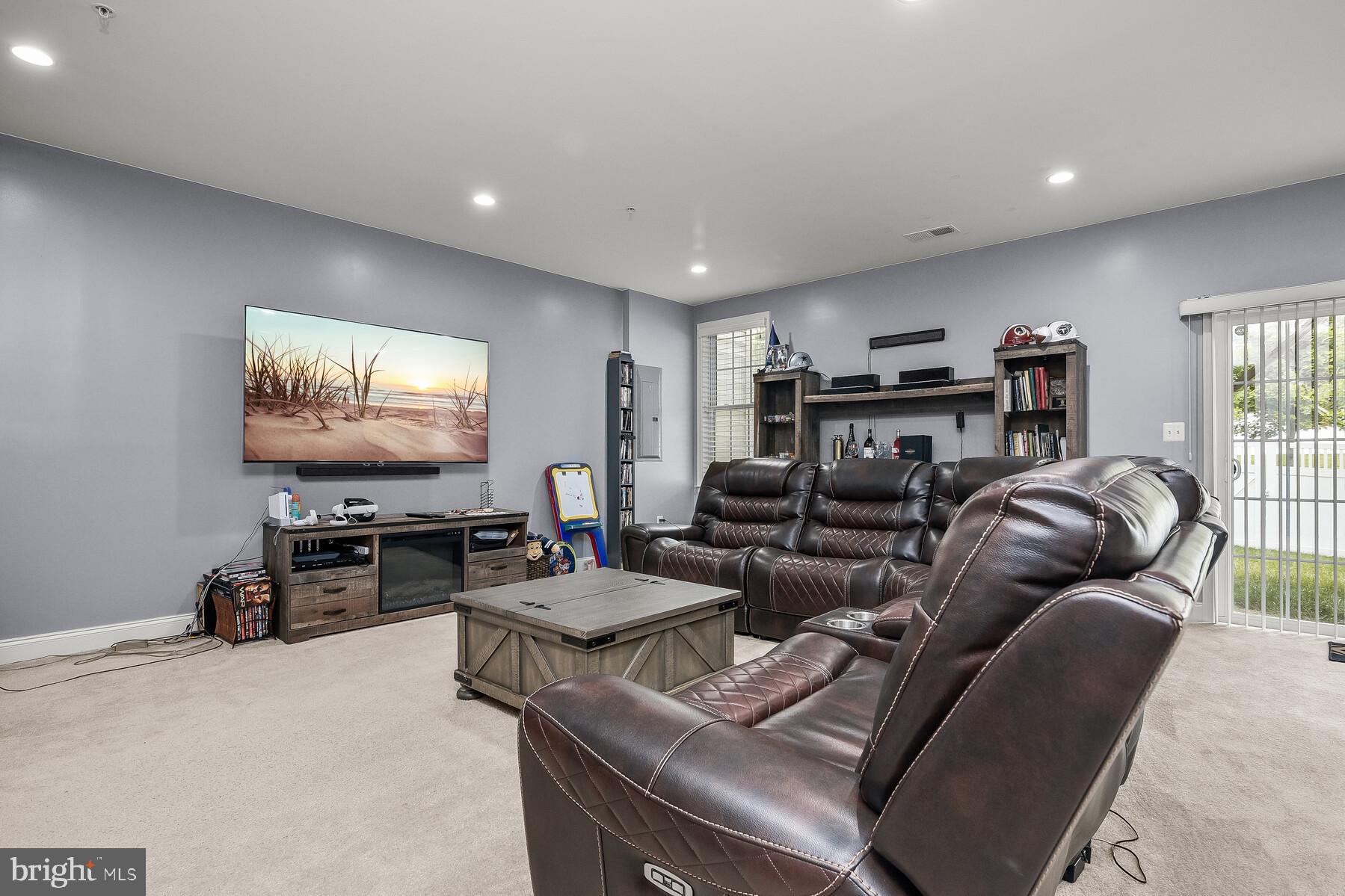 MARLBORO RIDGE - Residential