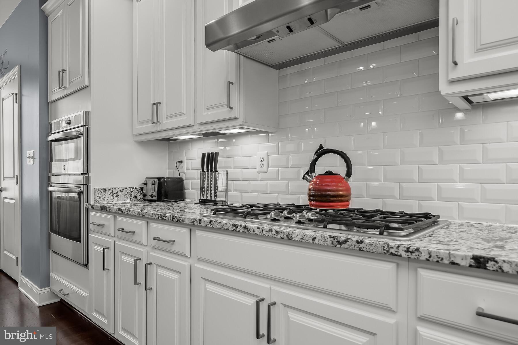 MARLBORO RIDGE - Residential