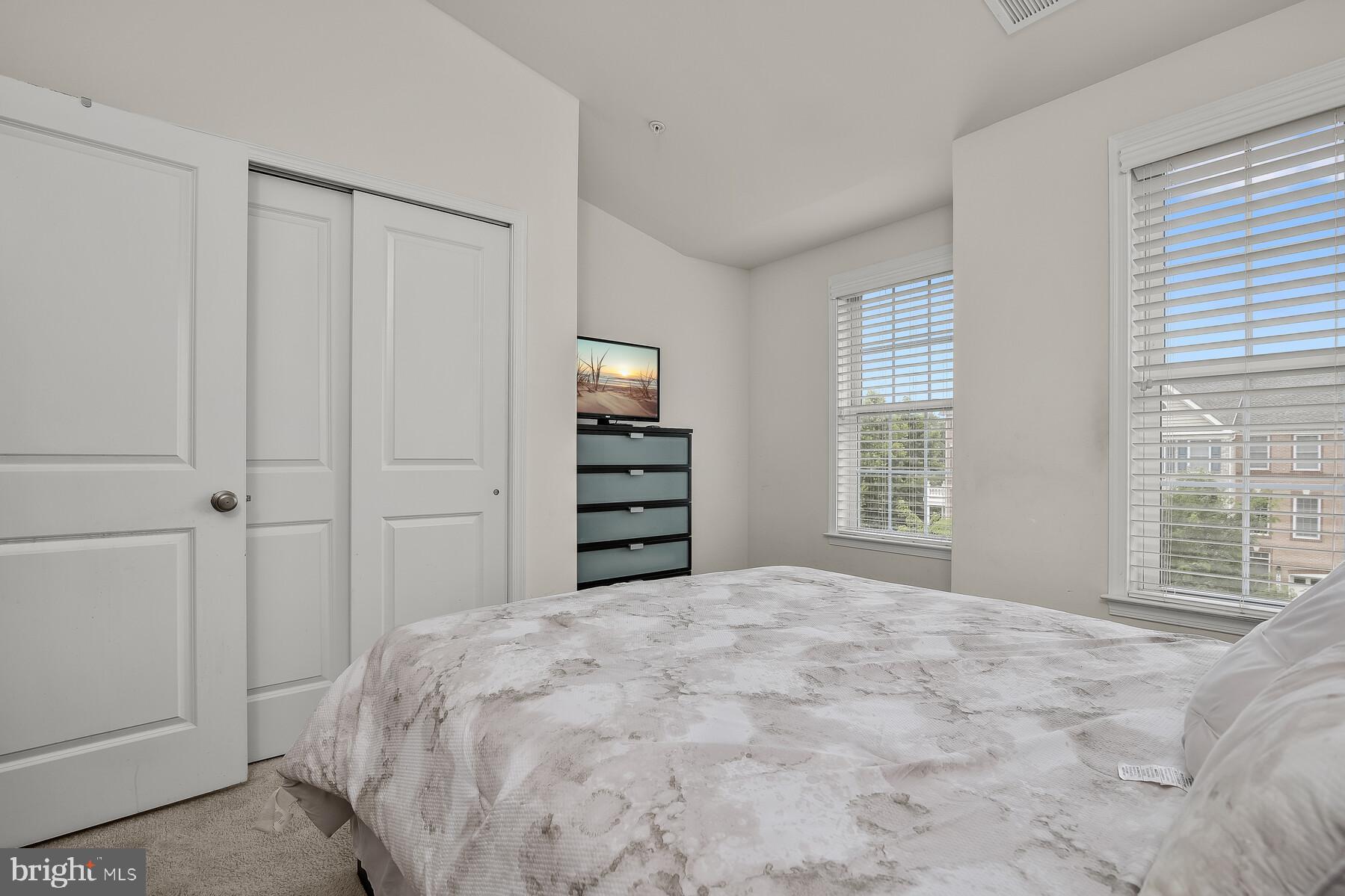 MARLBORO RIDGE - Residential