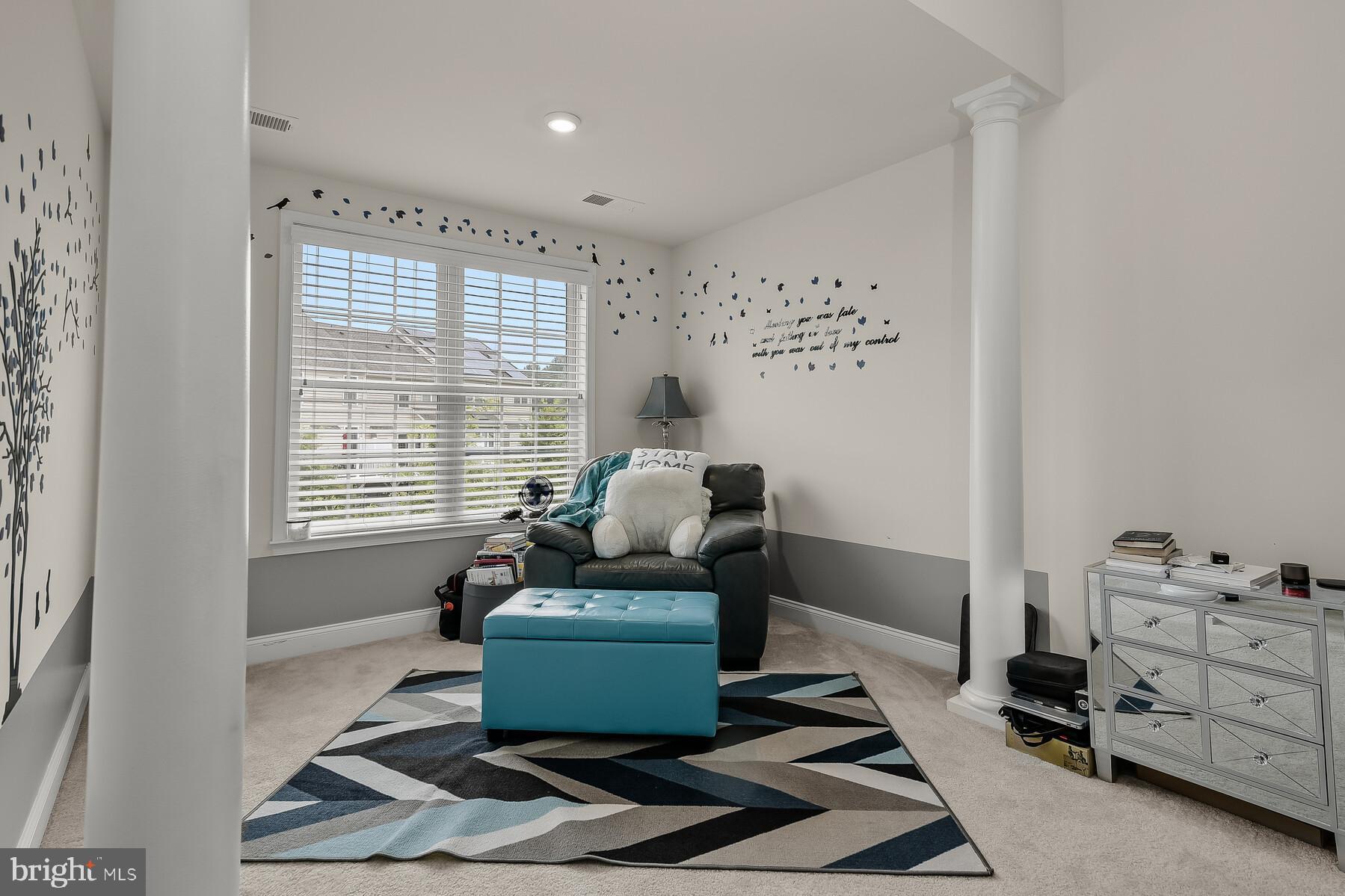 MARLBORO RIDGE - Residential