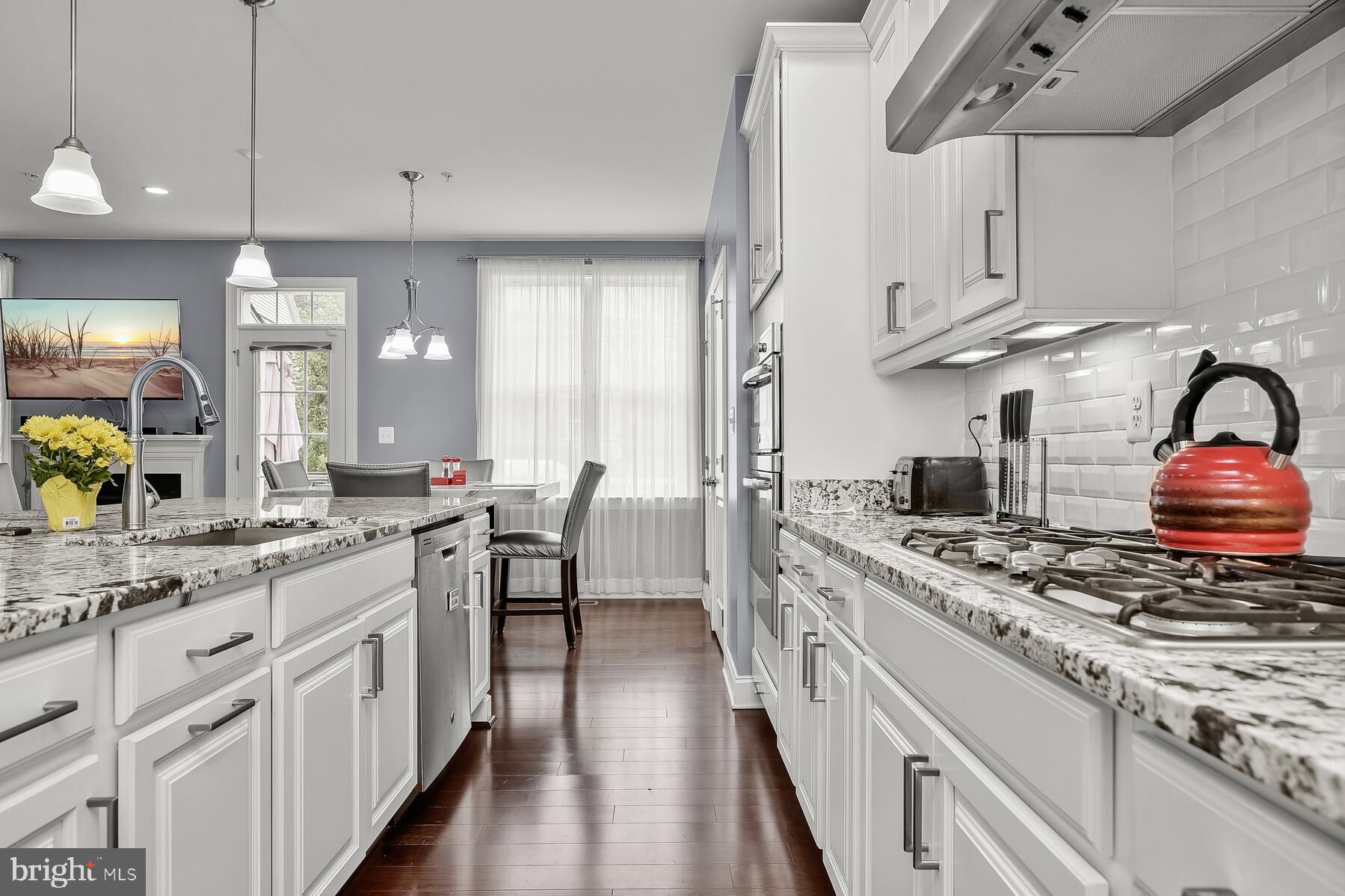 MARLBORO RIDGE - Residential