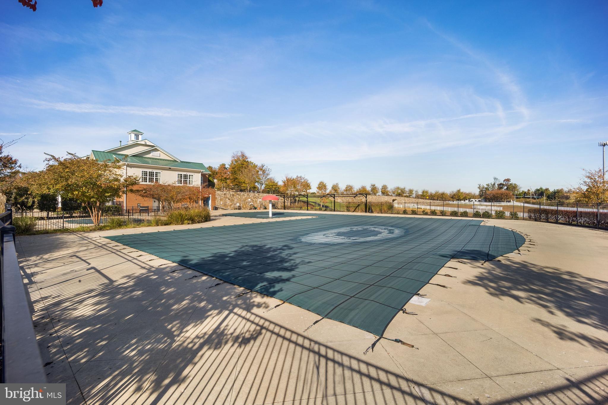 MARLBORO RIDGE - Residential