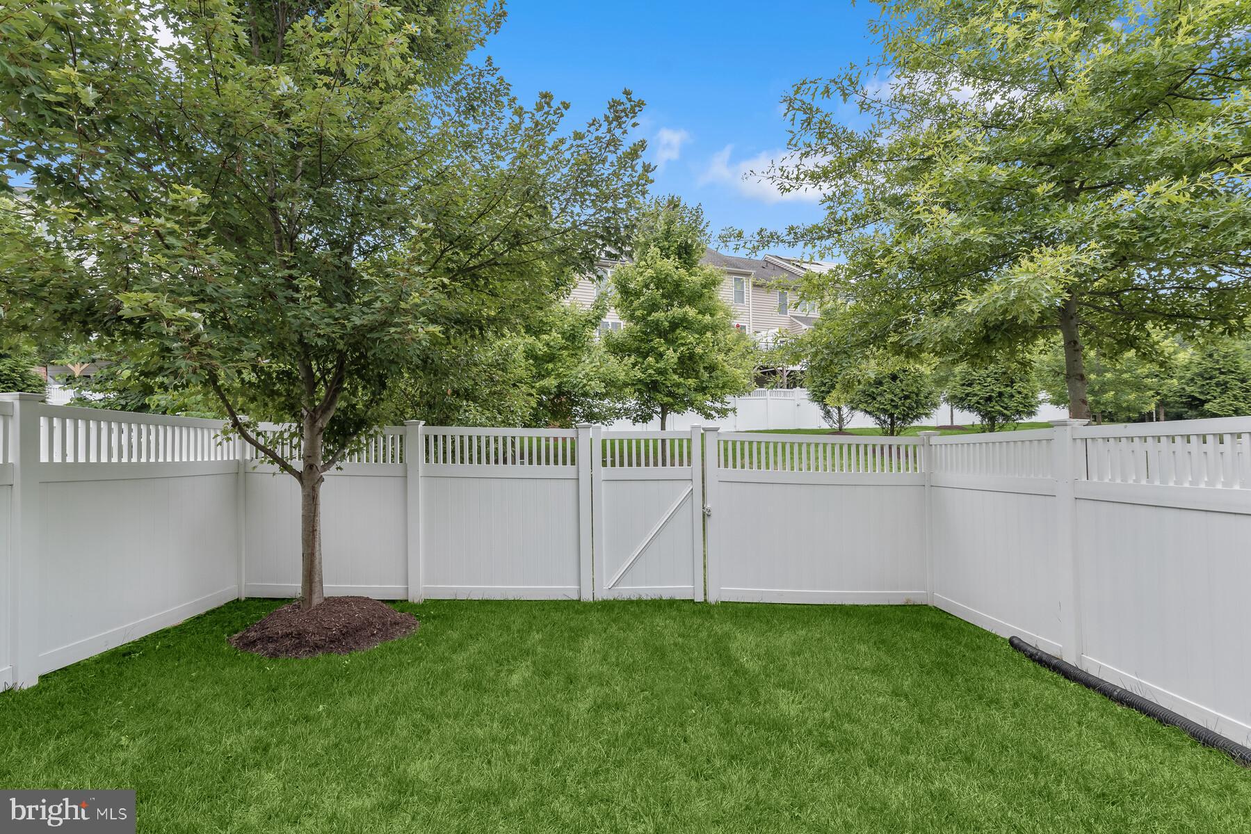 MARLBORO RIDGE - Residential