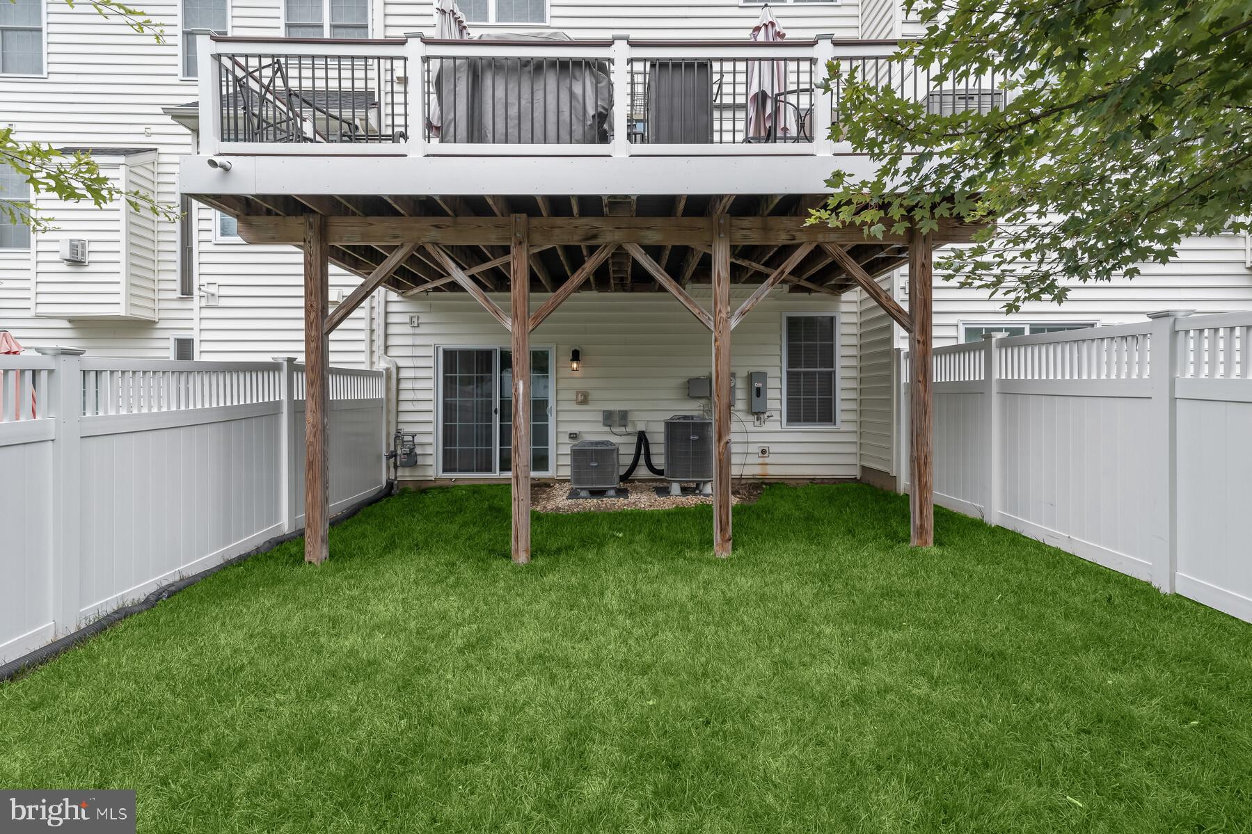 MARLBORO RIDGE - Residential