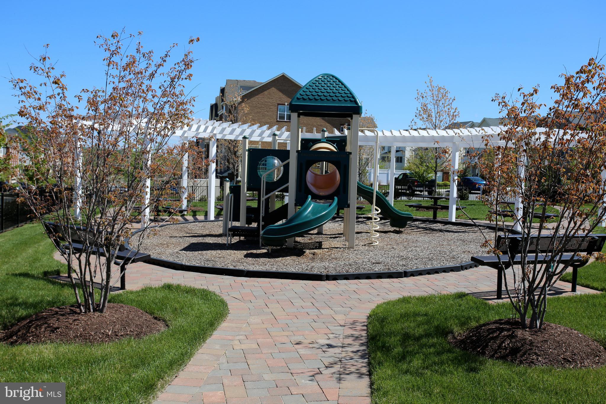 MARLBORO RIDGE - Residential