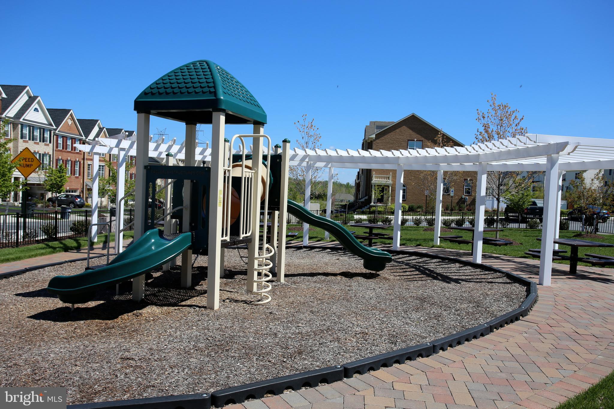 MARLBORO RIDGE - Residential