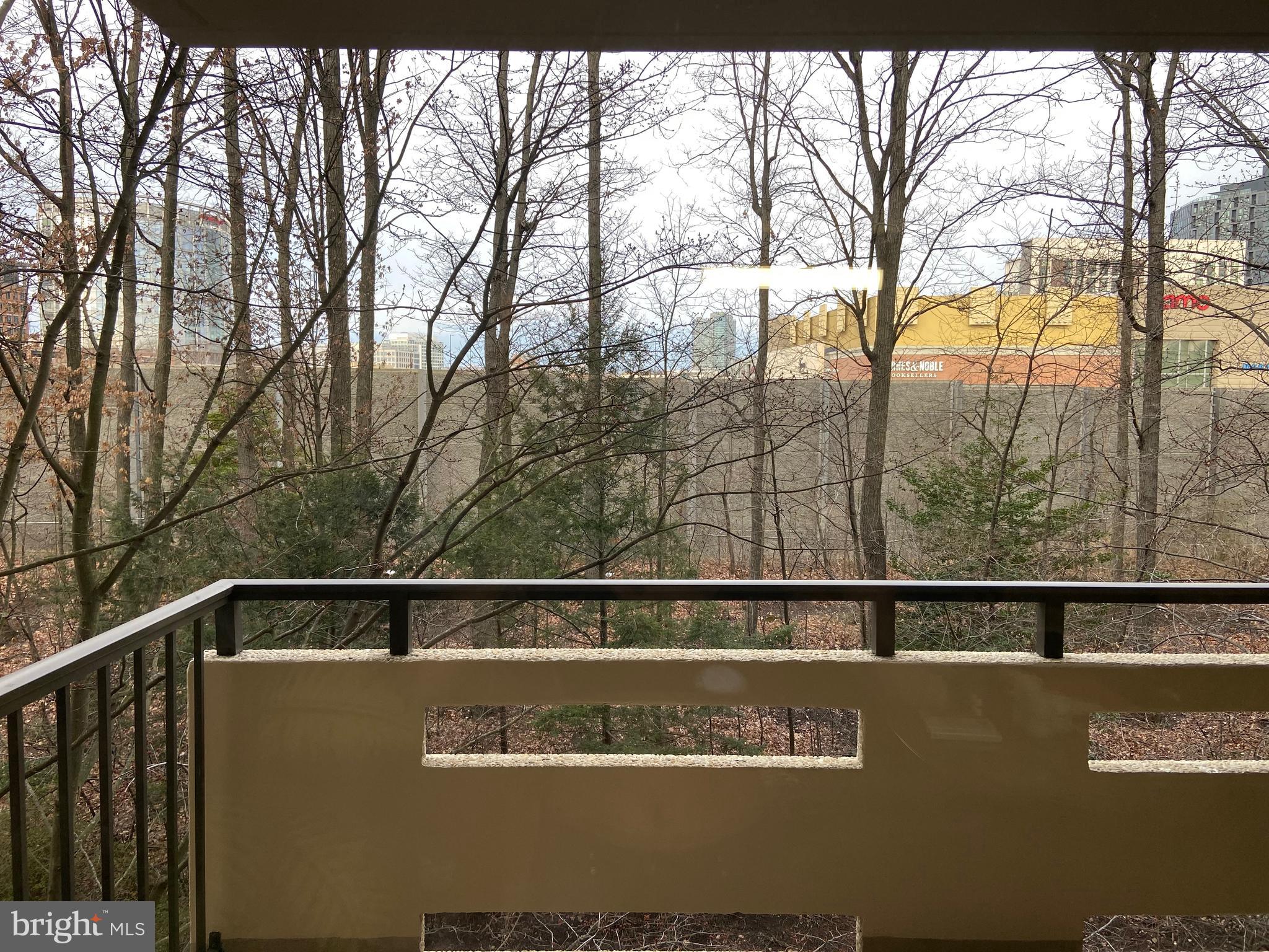 ENCORE OF MCLEAN - Residential Lease