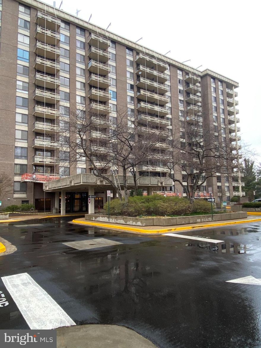 MUST COMPLETE ON LINE APPLICATION. MUST FILL OUT COMPLETELY. $75 PER APPLICATION. ng.com/q.php?q=1808-old-meadow-road703-mclean-va-22102-veekml.A Must See !...Live in Heart Of McLean. 1 bedroom and 1 bathroom. washer and dryer in the unit.Min From 495,I66 and Tysons Corner. ,Extra Storage ,Assigned Parking and More...Amenities Include: Pool,Exercise Room,Sauna, Library,Party Room , Use Of Convenience Store, Beauty Salon and Cleaners in Adjoining Building. 24 Hour Security Gate and Lobby Duty and More...No Smoking,No Pets