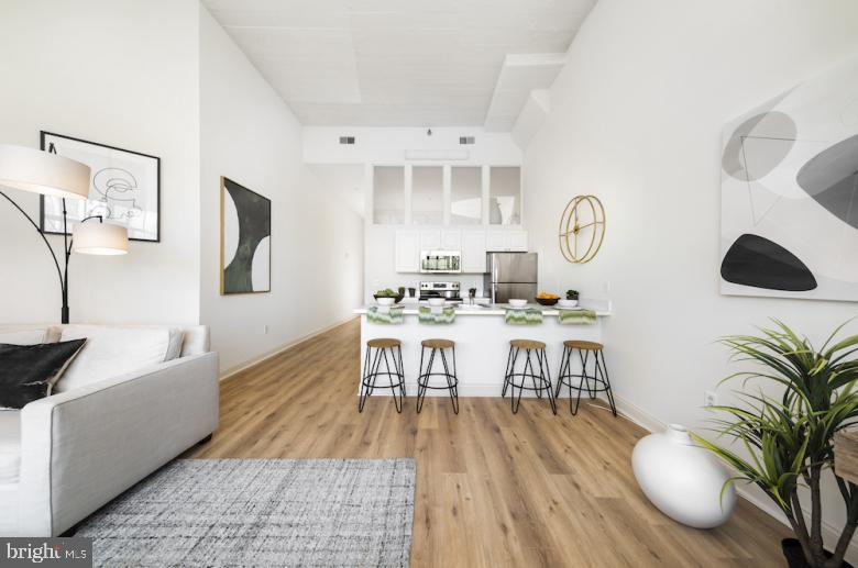 2121 MARKET ST 41 317