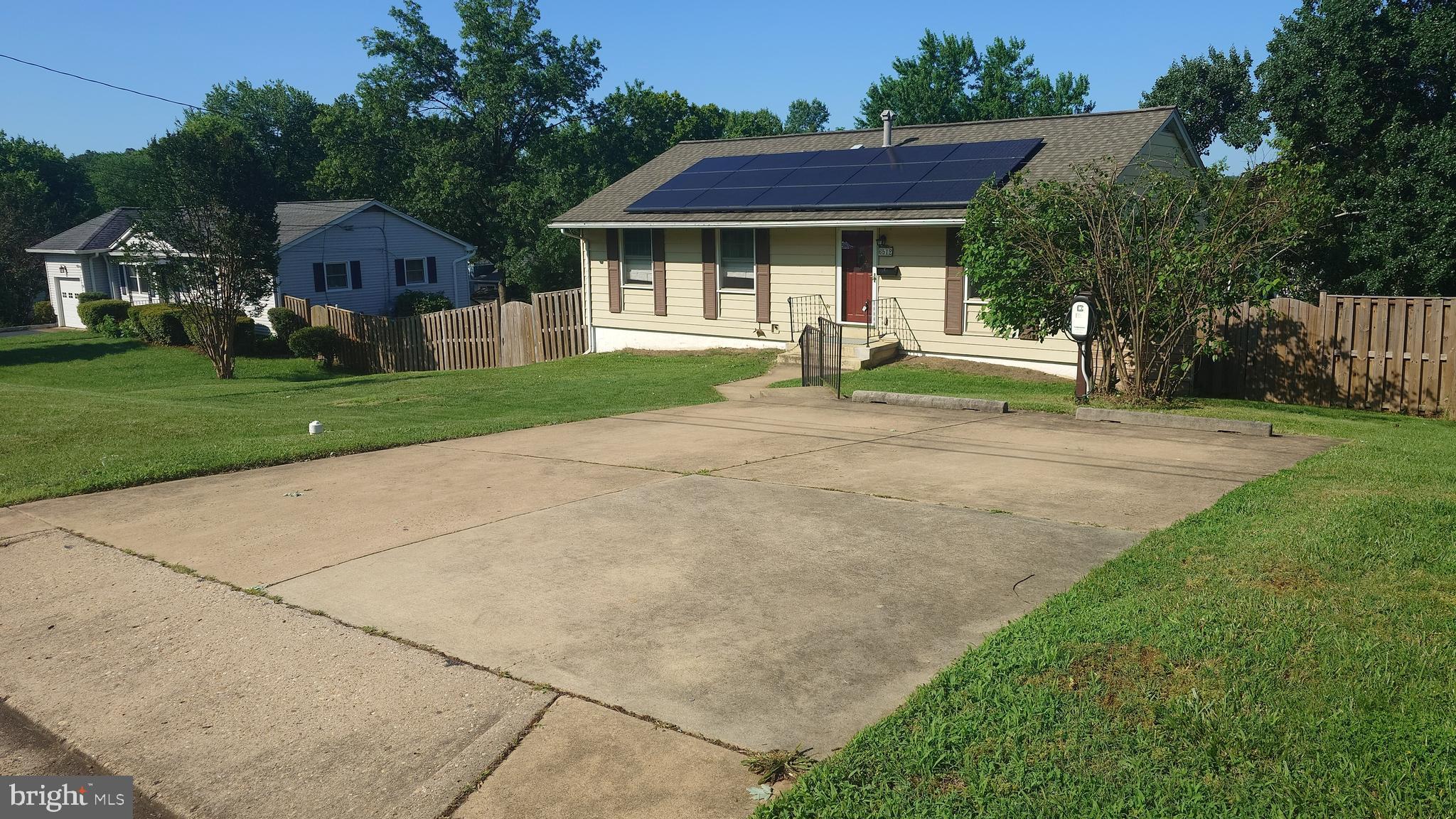 6512 CARRIAGE DRIVE