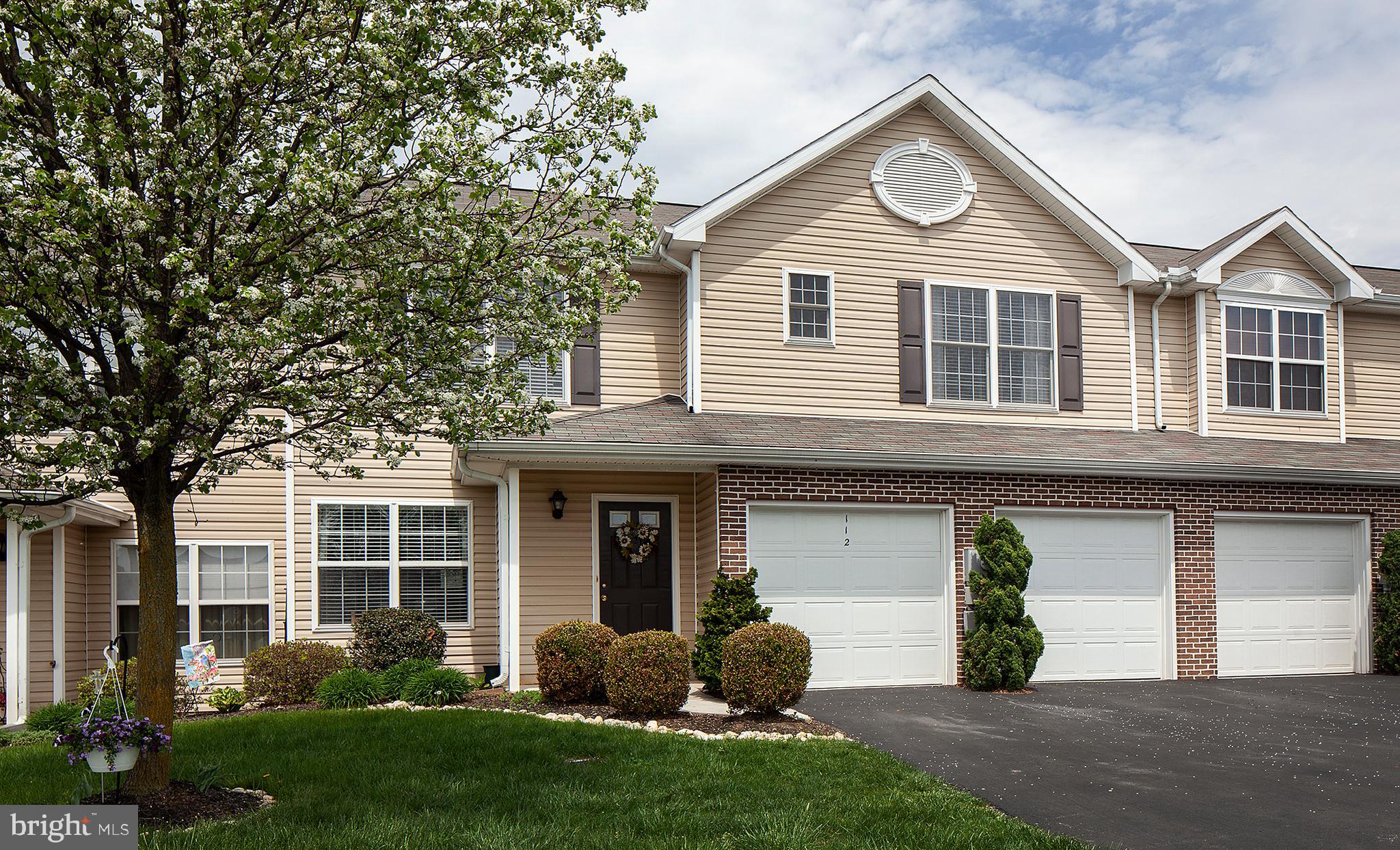 Lovely home with maintenance free living in the Villas at Hershey Meadows. Wooded background for privacy and relaxing in back yard. Conveniently located to restaurants, shopping and all the great amenities of South Hanover township.