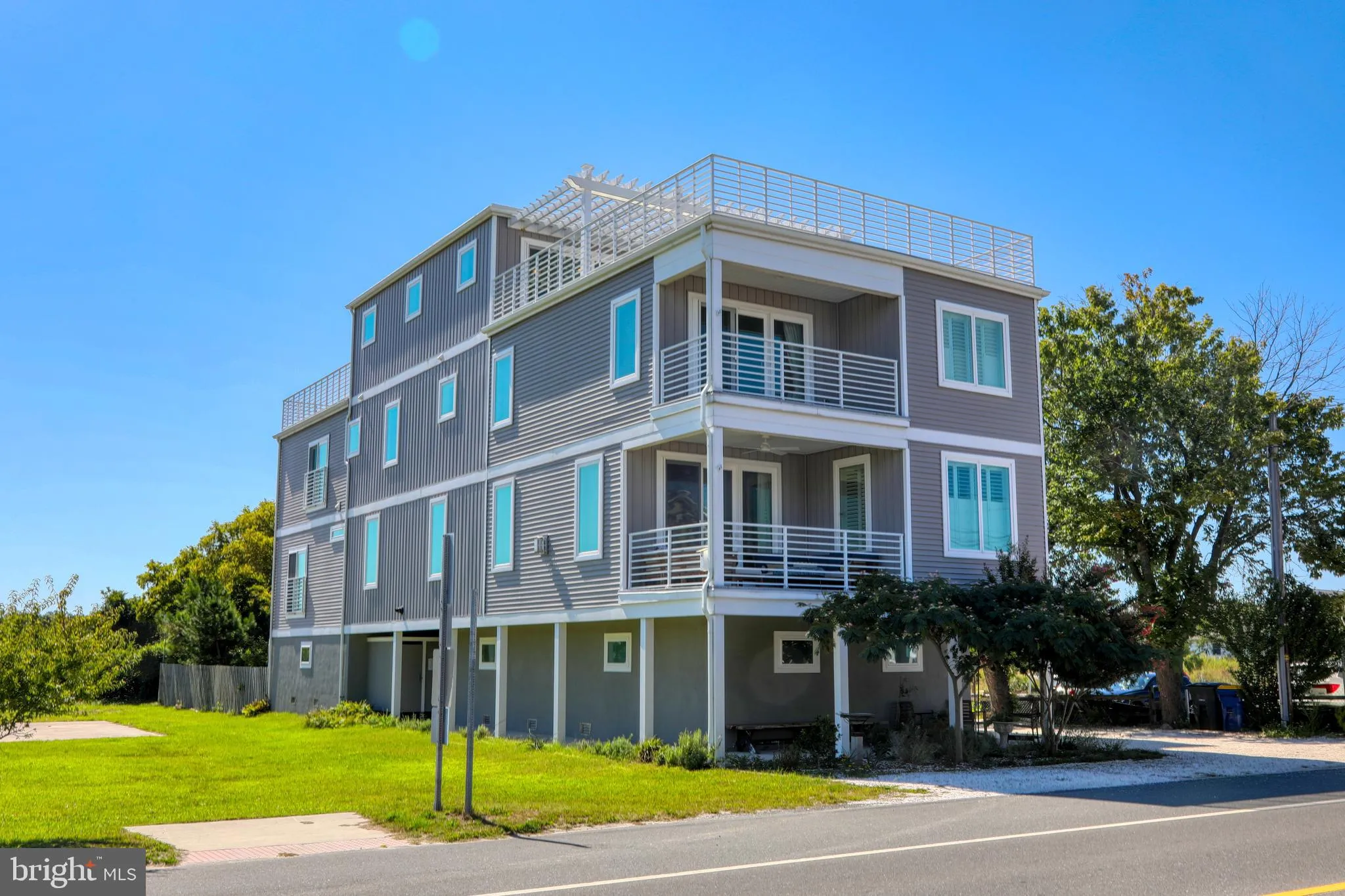 Lewes, Delaware 19958, United States, 6 Bedrooms Bedrooms, ,7 BathroomsBathrooms,Residential,Active,219820