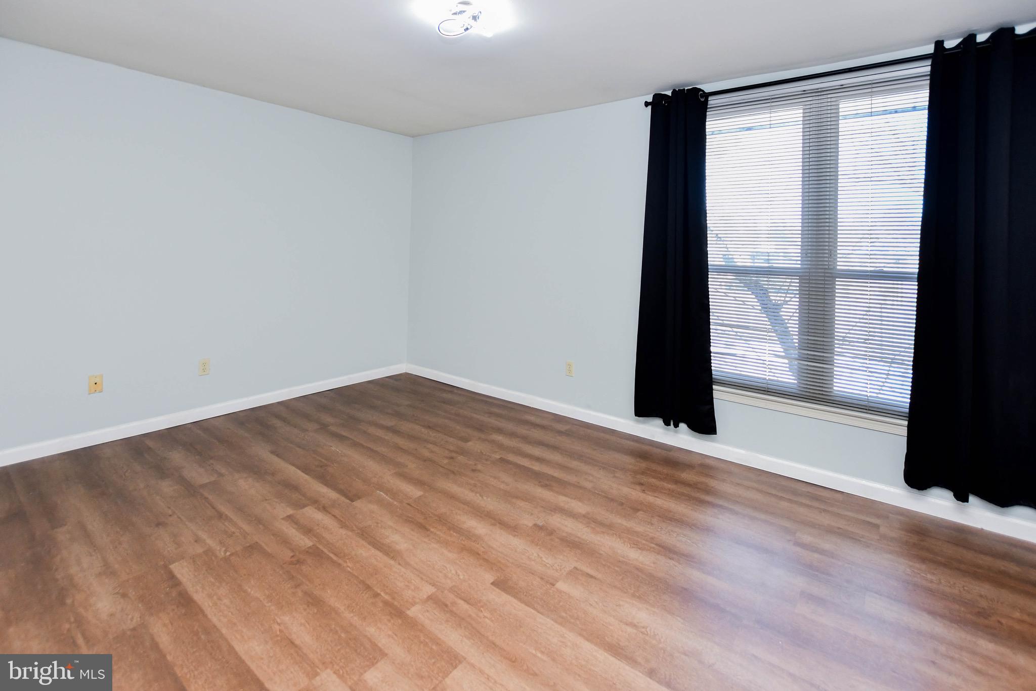 HUNTLEY SQUARE CONDOMINIUMS - Residential Lease