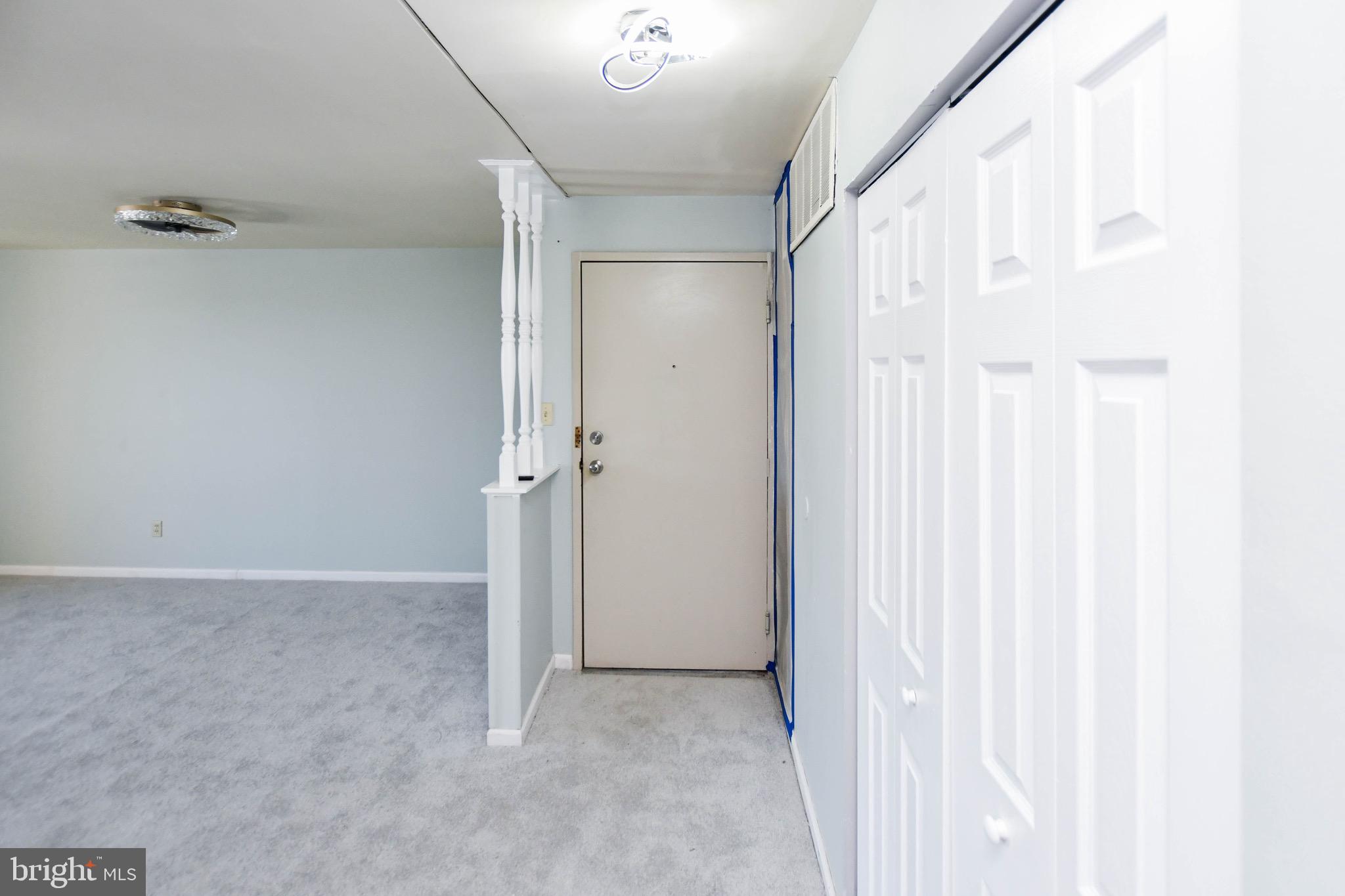 HUNTLEY SQUARE CONDOMINIUMS - Residential Lease