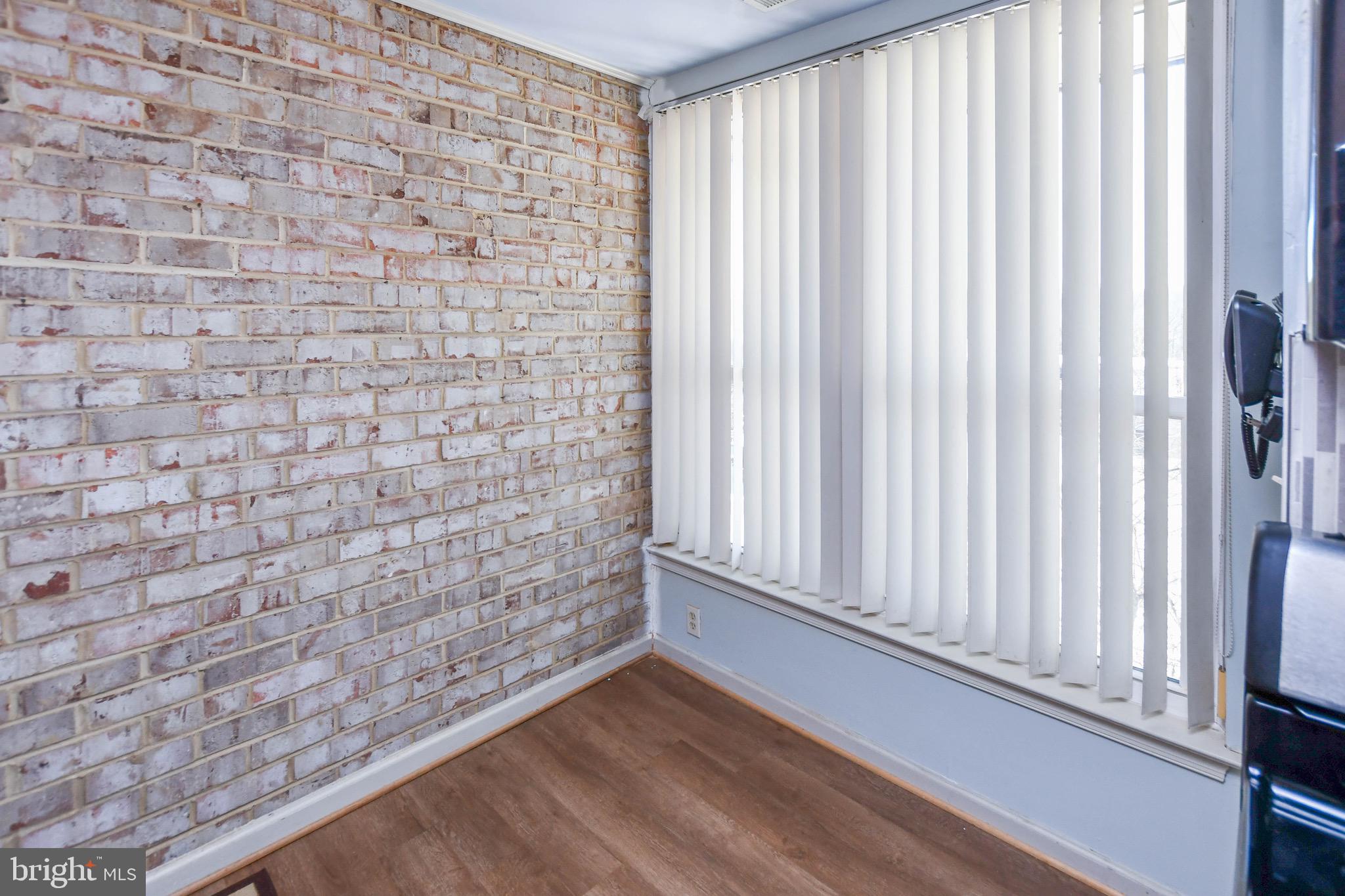 HUNTLEY SQUARE CONDOMINIUMS - Residential Lease