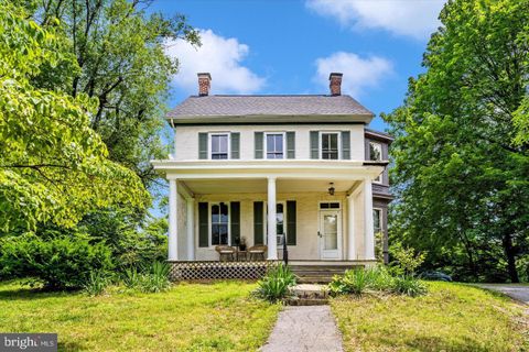 Multifamily For Sale - 524 Virginia Avenue(2-unit) & Adjacent Lot Ave<br/> Washington County, HAGERSTOWN, MD 21740