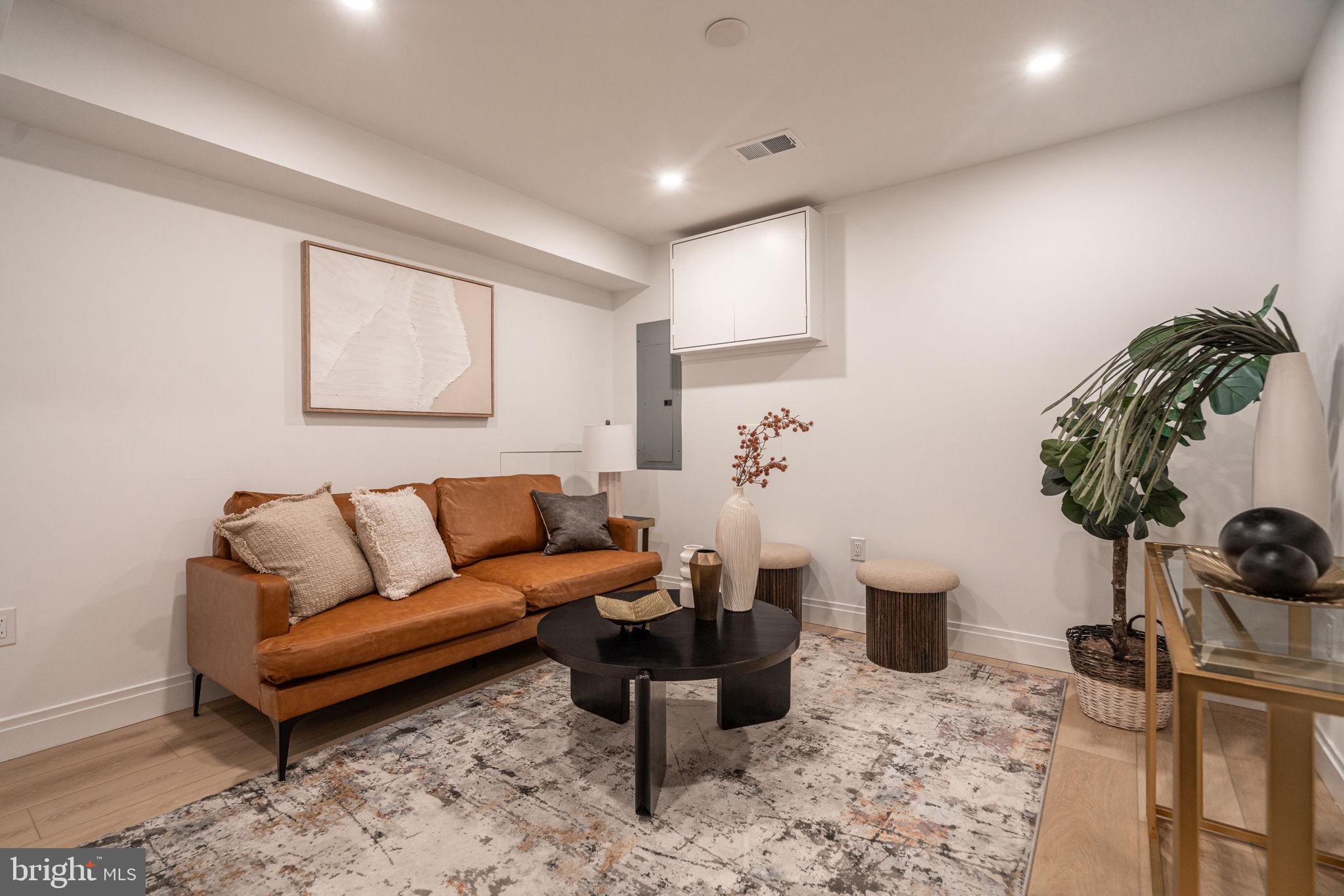 GRADUATE HOSPITAL - Residential