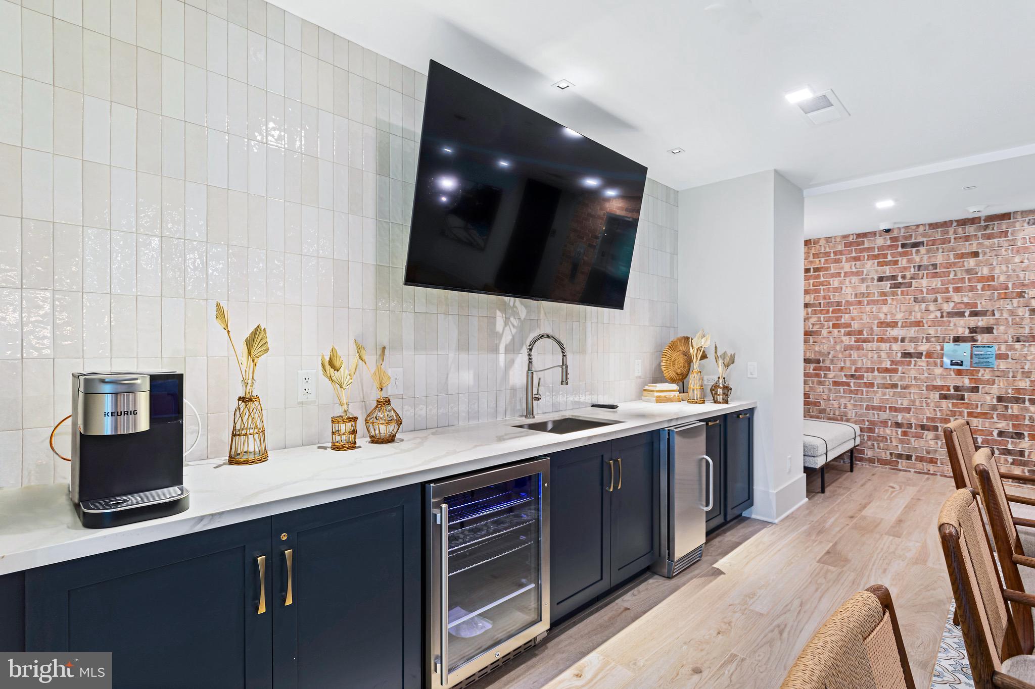 BAY VIEW ESTATES - Residential