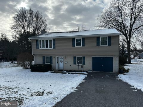 Photo of 810 Terrace Avenue, MOUNT JOY, PA 17552 (MLS # PALA2062746)