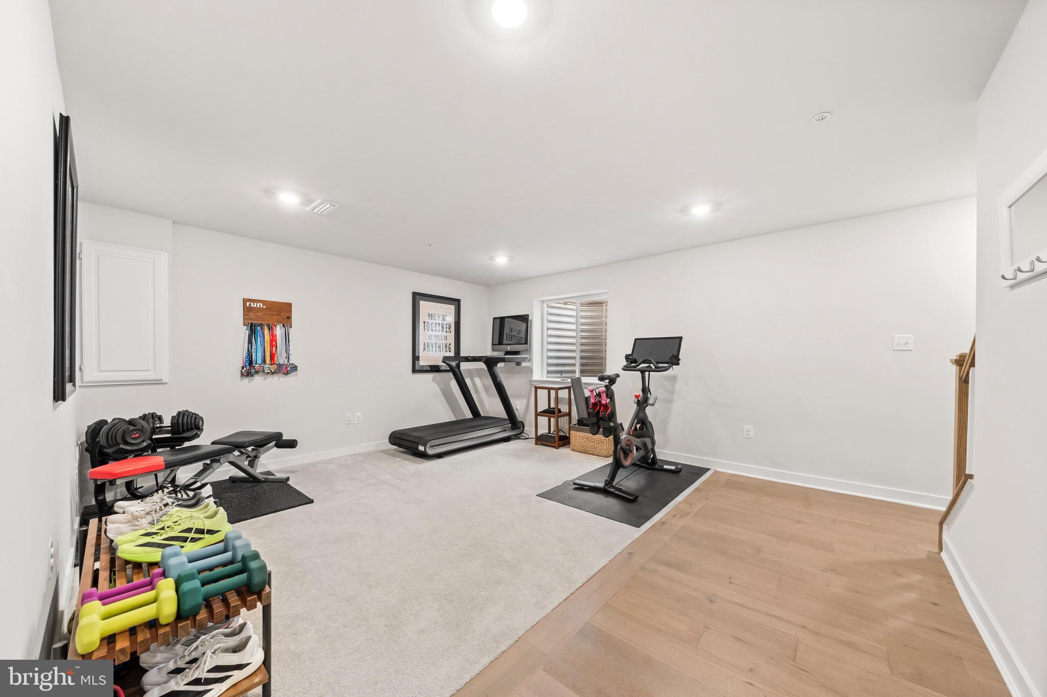 PONDS EDGE - Residential