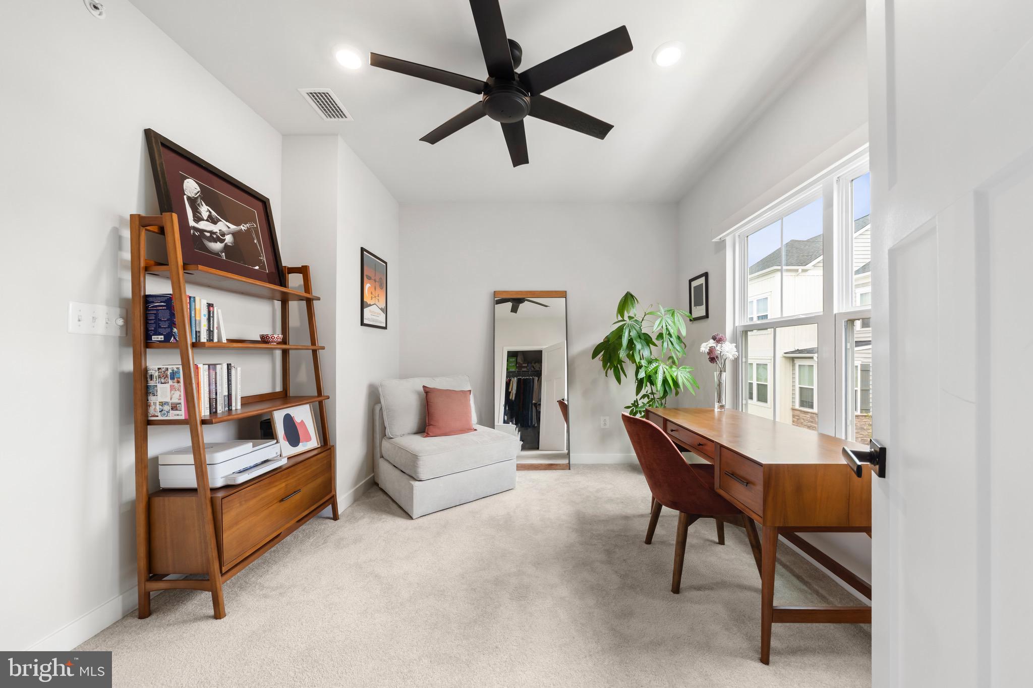 PONDS EDGE - Residential