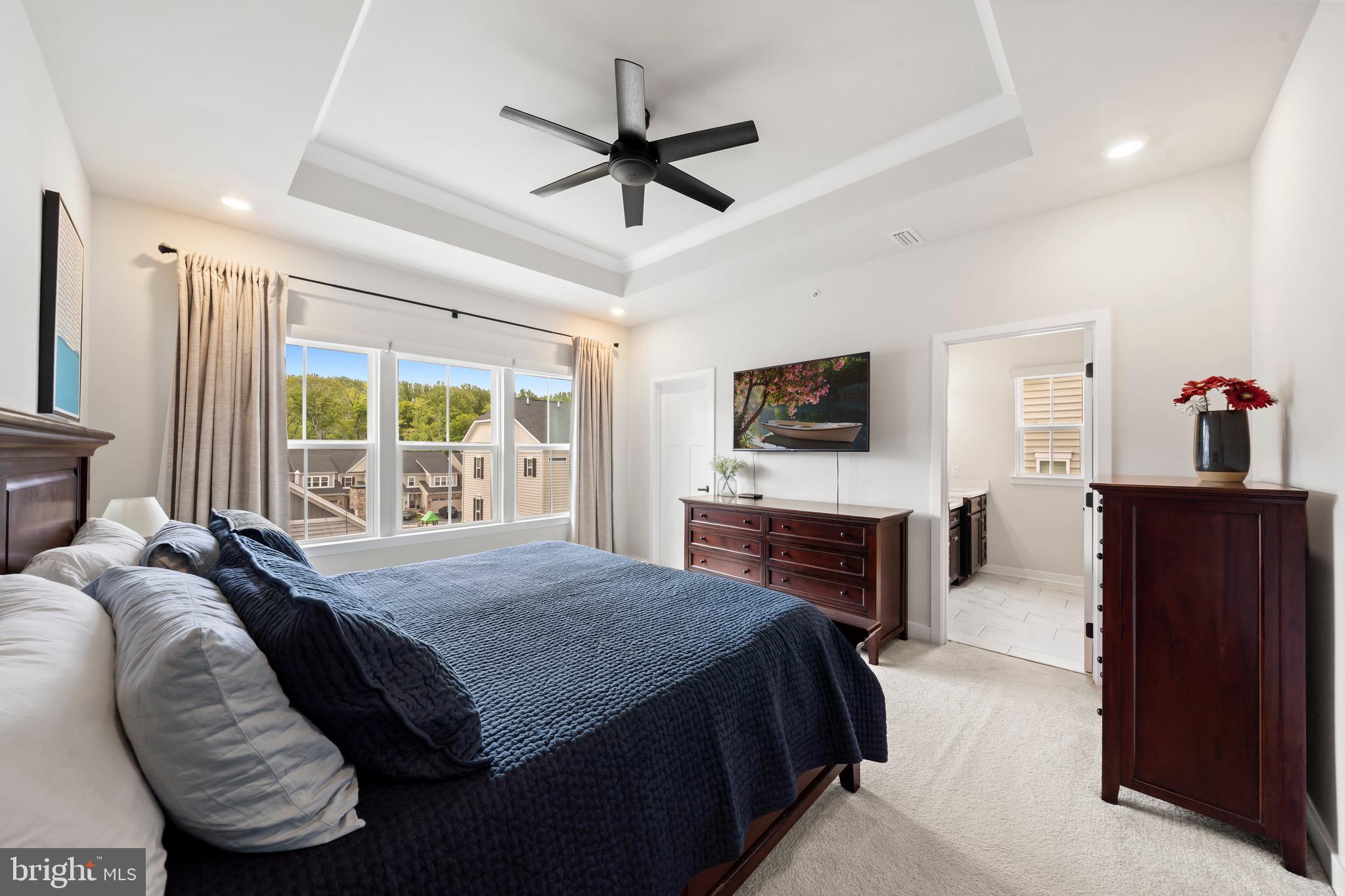 PONDS EDGE - Residential
