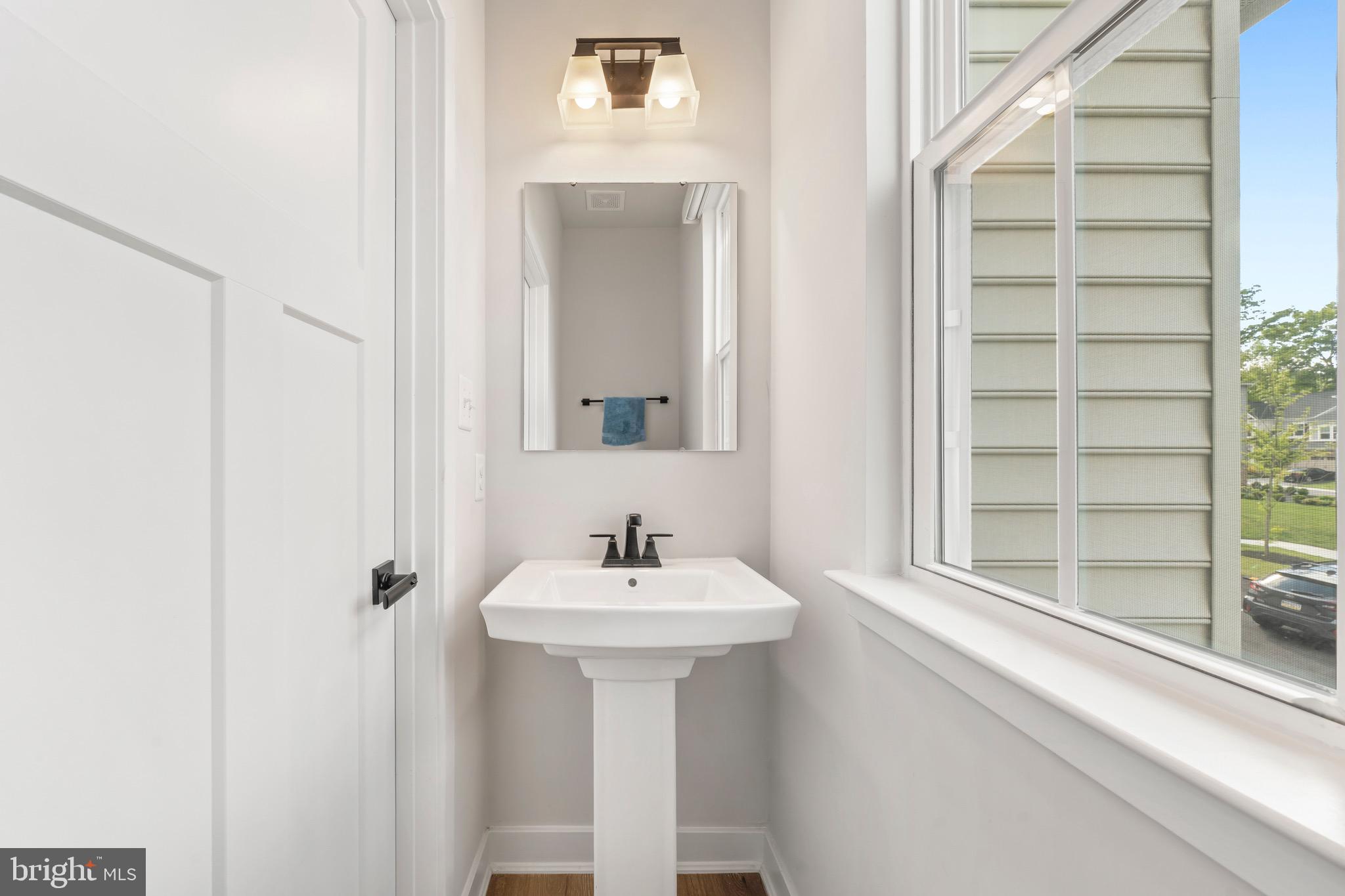 PONDS EDGE - Residential