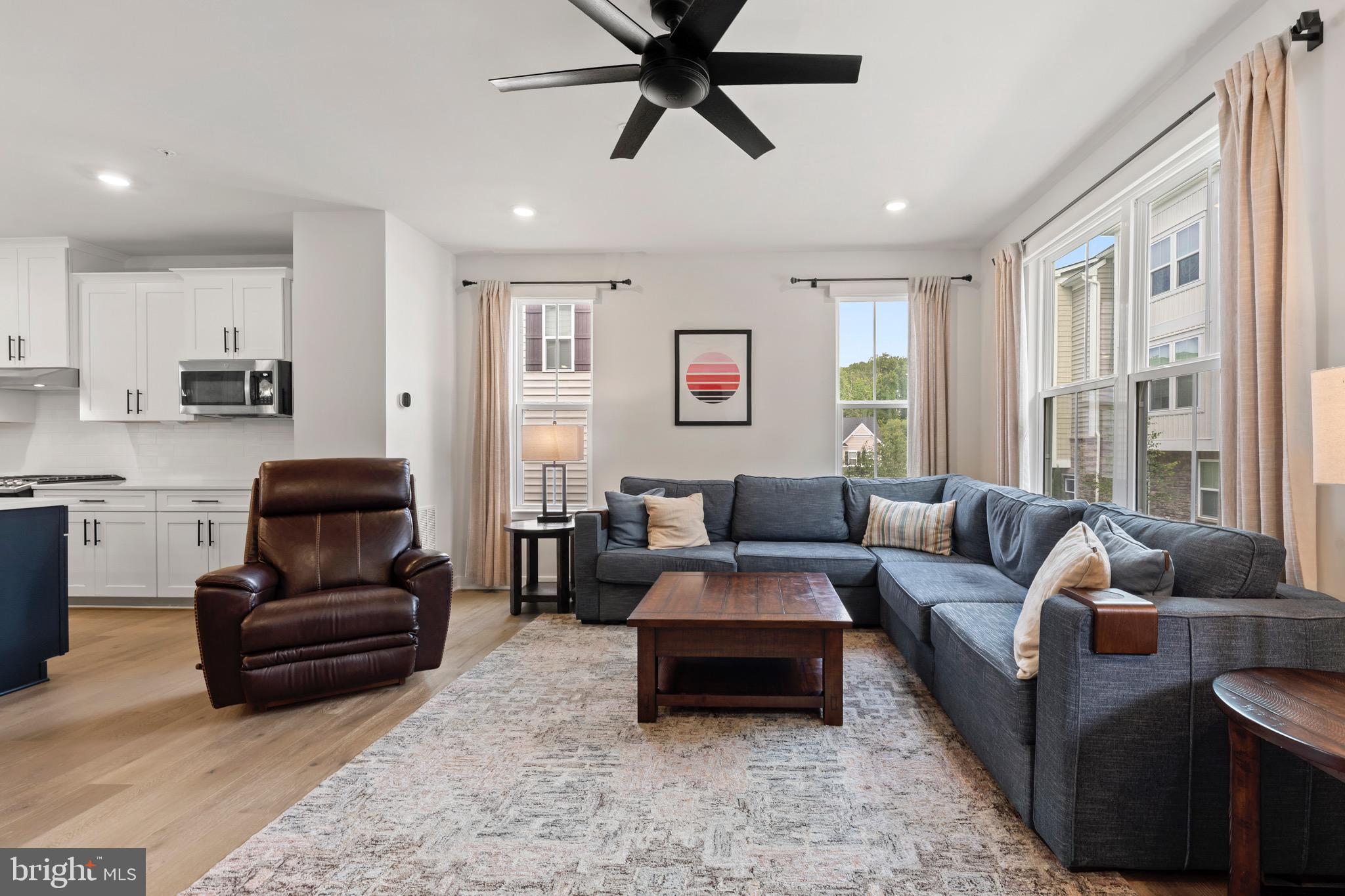 PONDS EDGE - Residential
