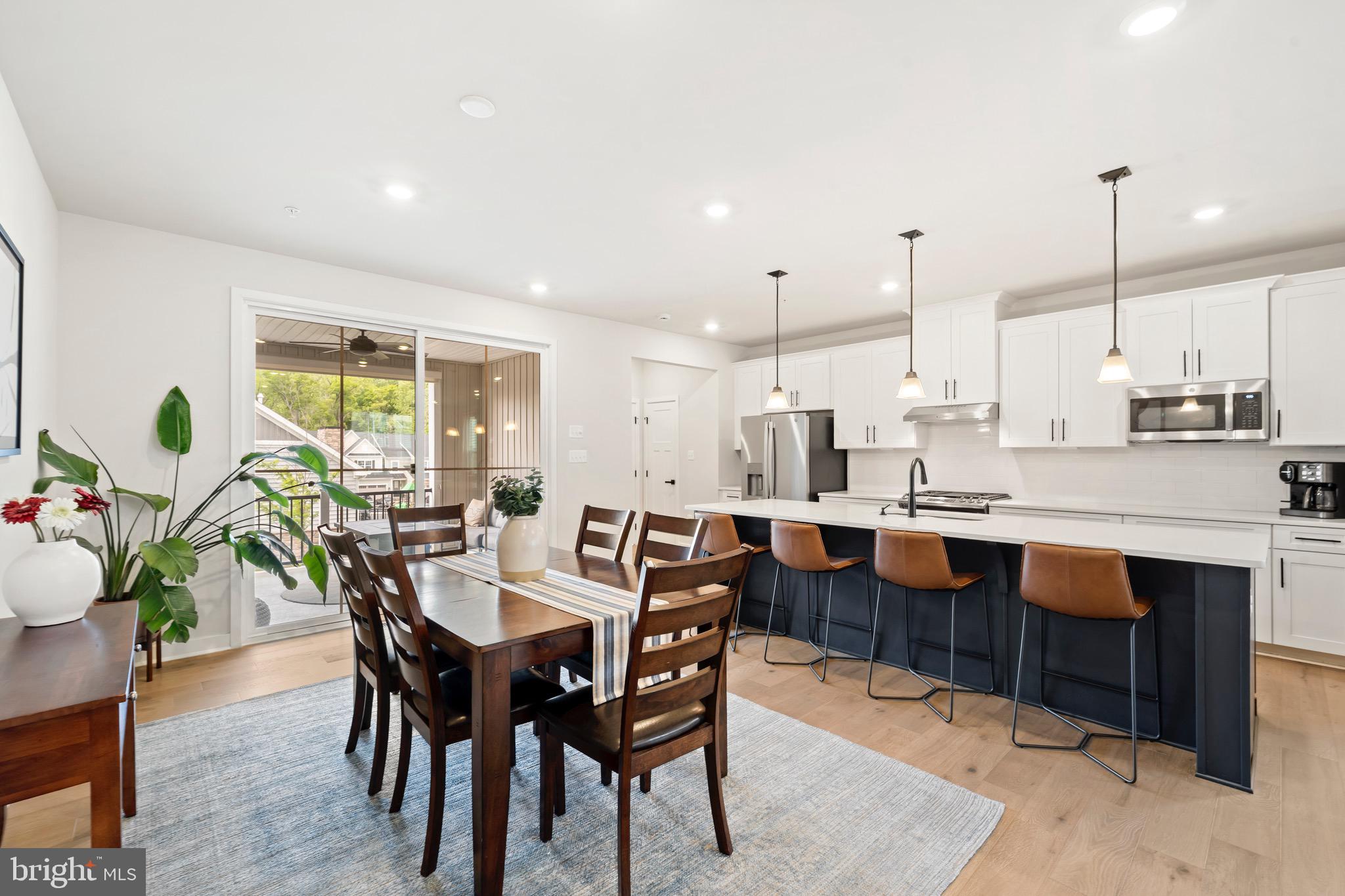 PONDS EDGE - Residential