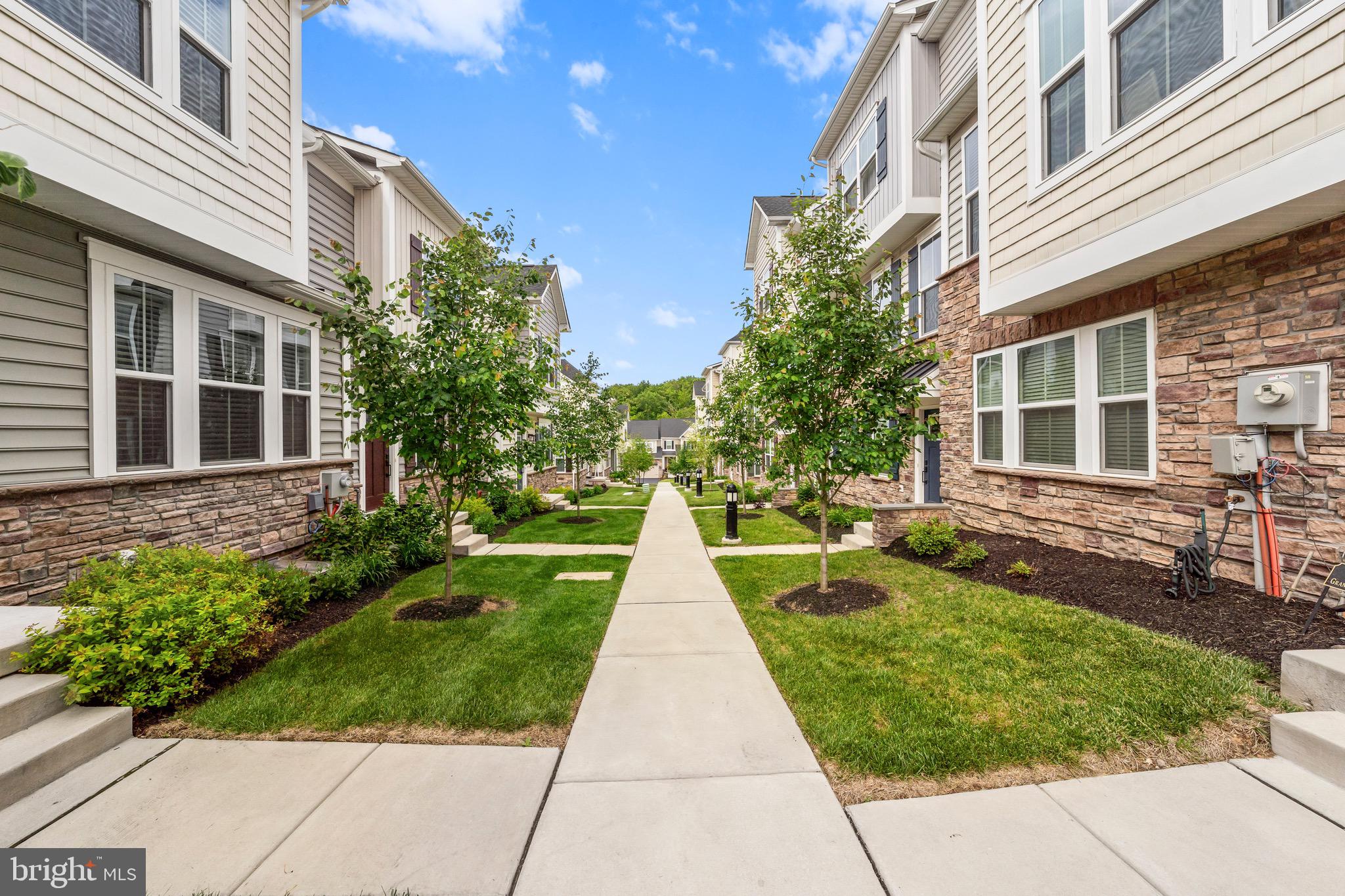 PONDS EDGE - Residential