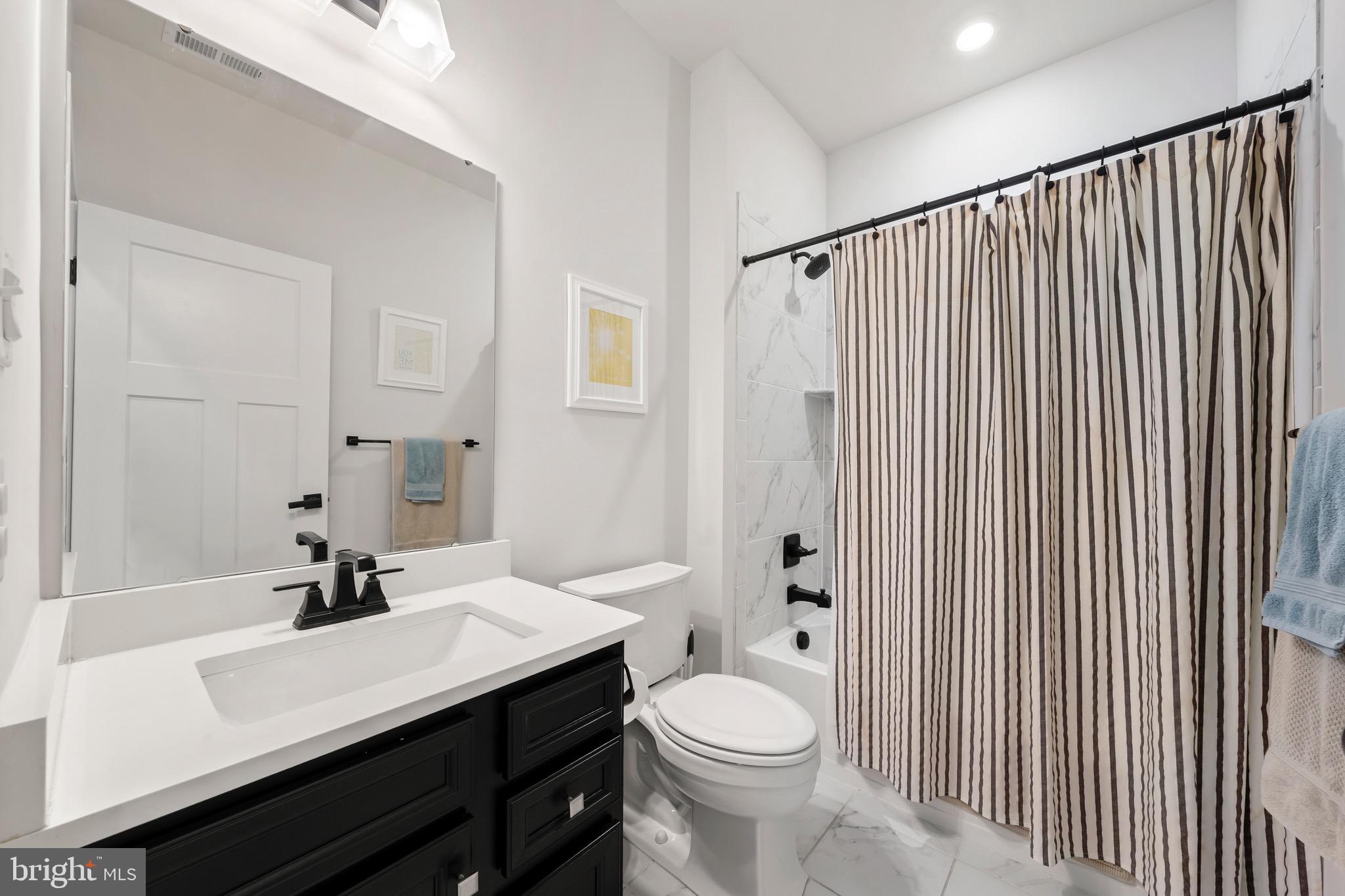 PONDS EDGE - Residential