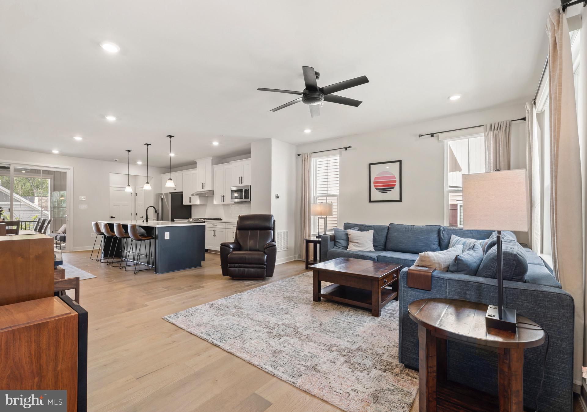 PONDS EDGE - Residential