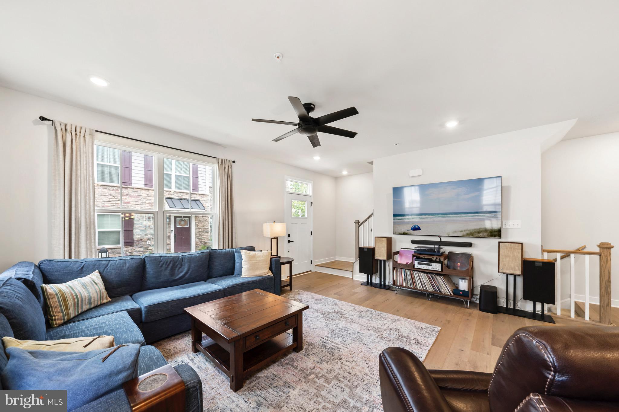 PONDS EDGE - Residential