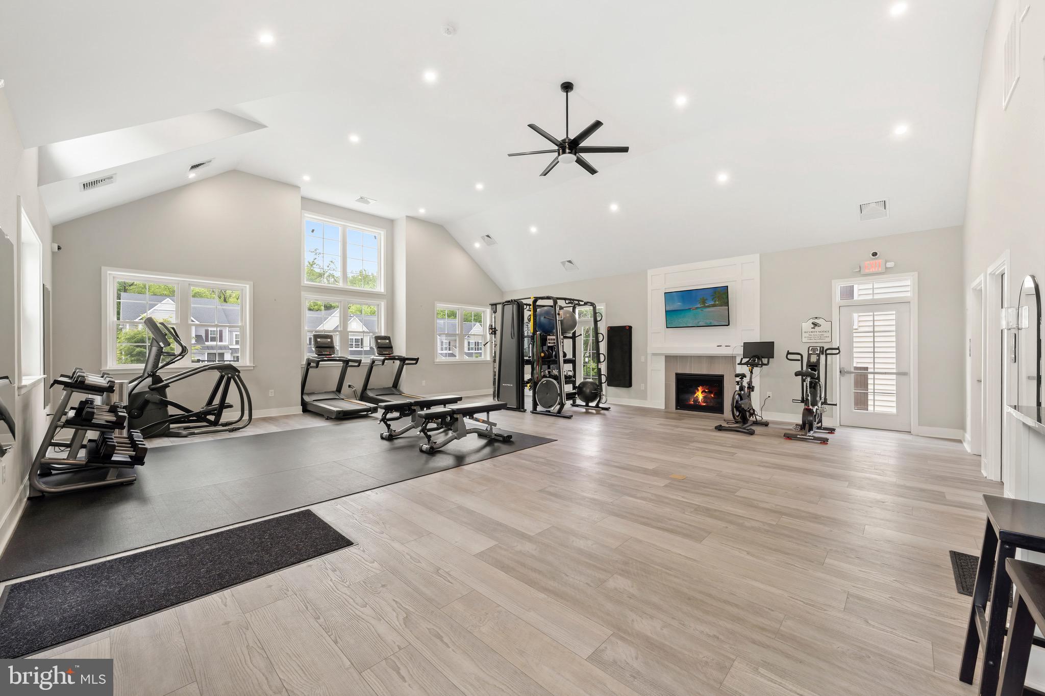 PONDS EDGE - Residential