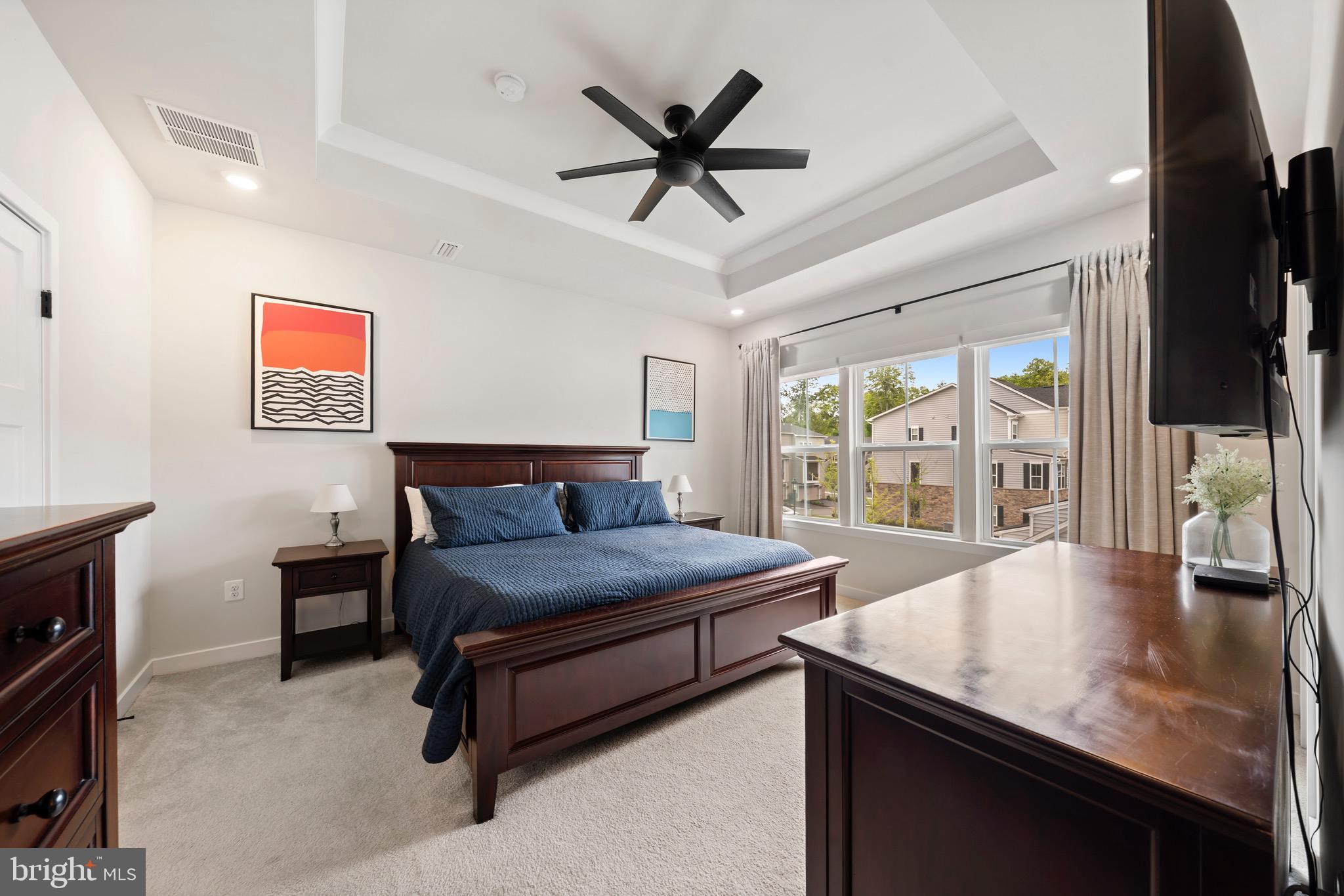 PONDS EDGE - Residential